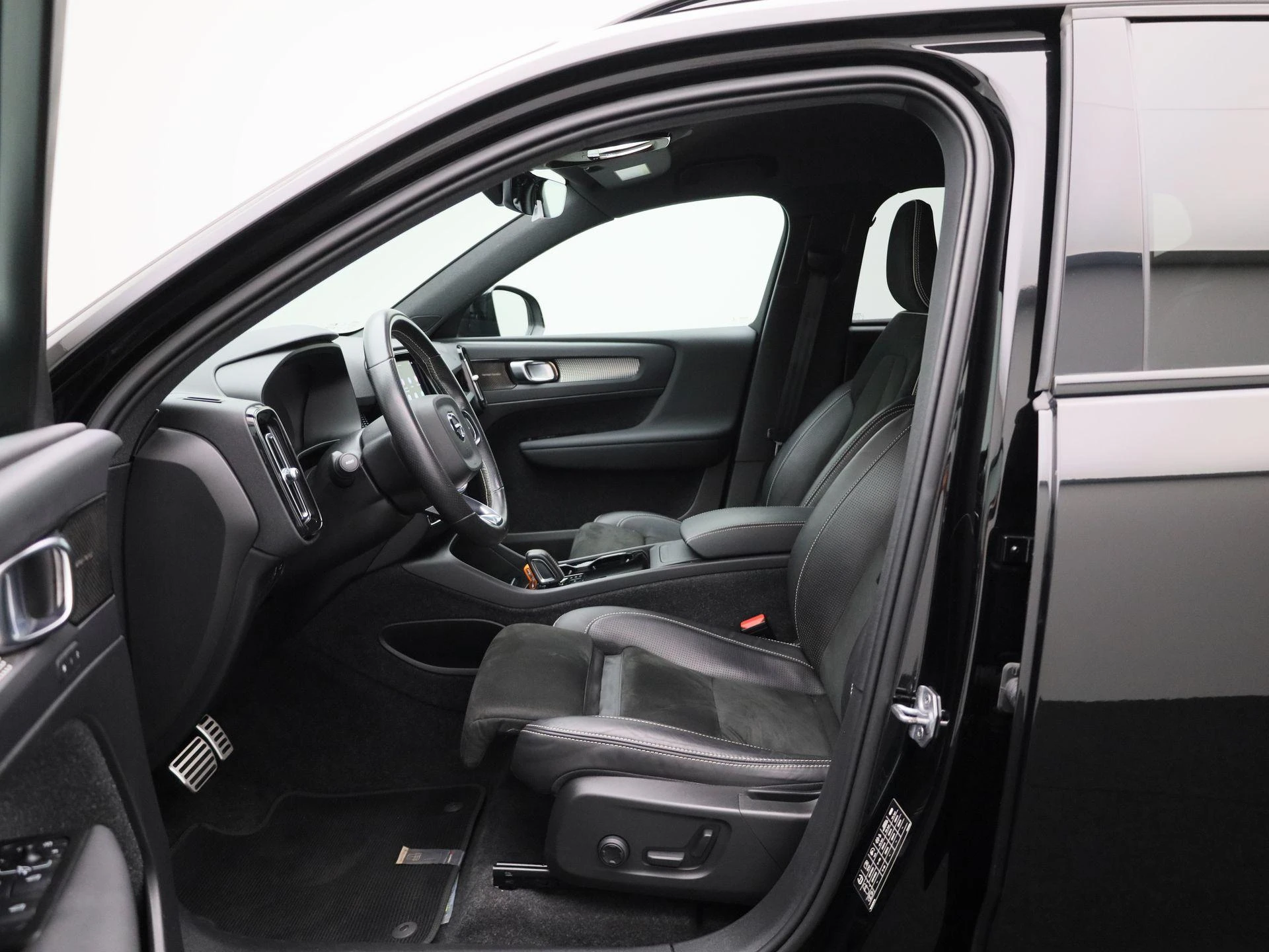 Volvo-XC40-image-9