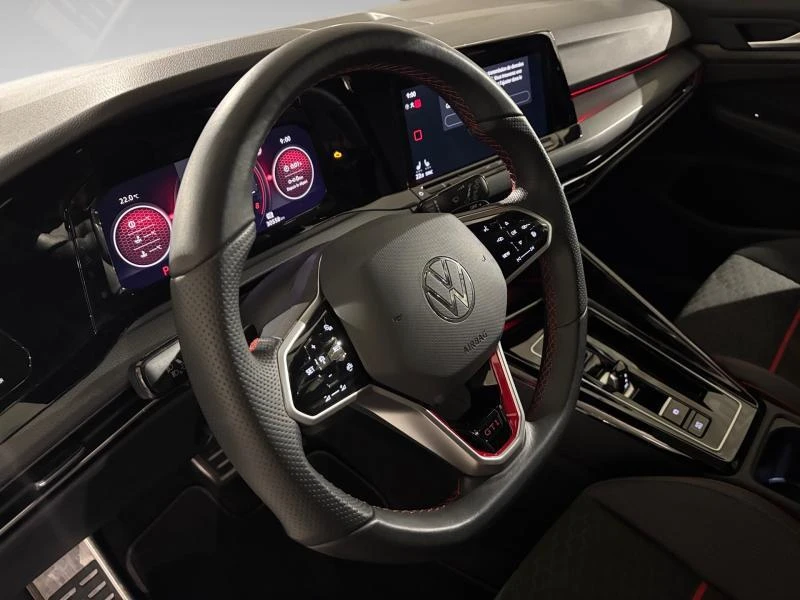 Volkswagen-Golf-image-7