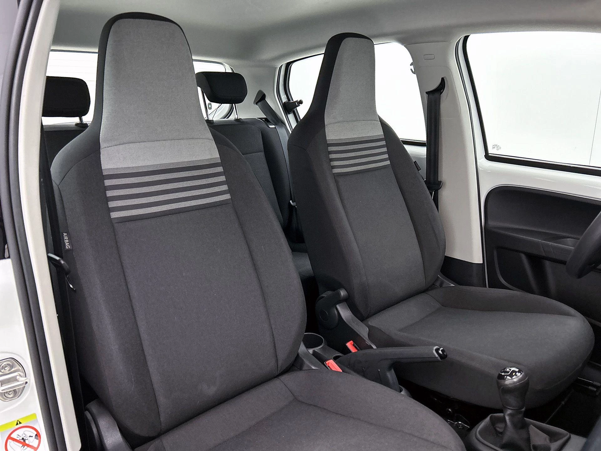 Volkswagen-up!-image-19