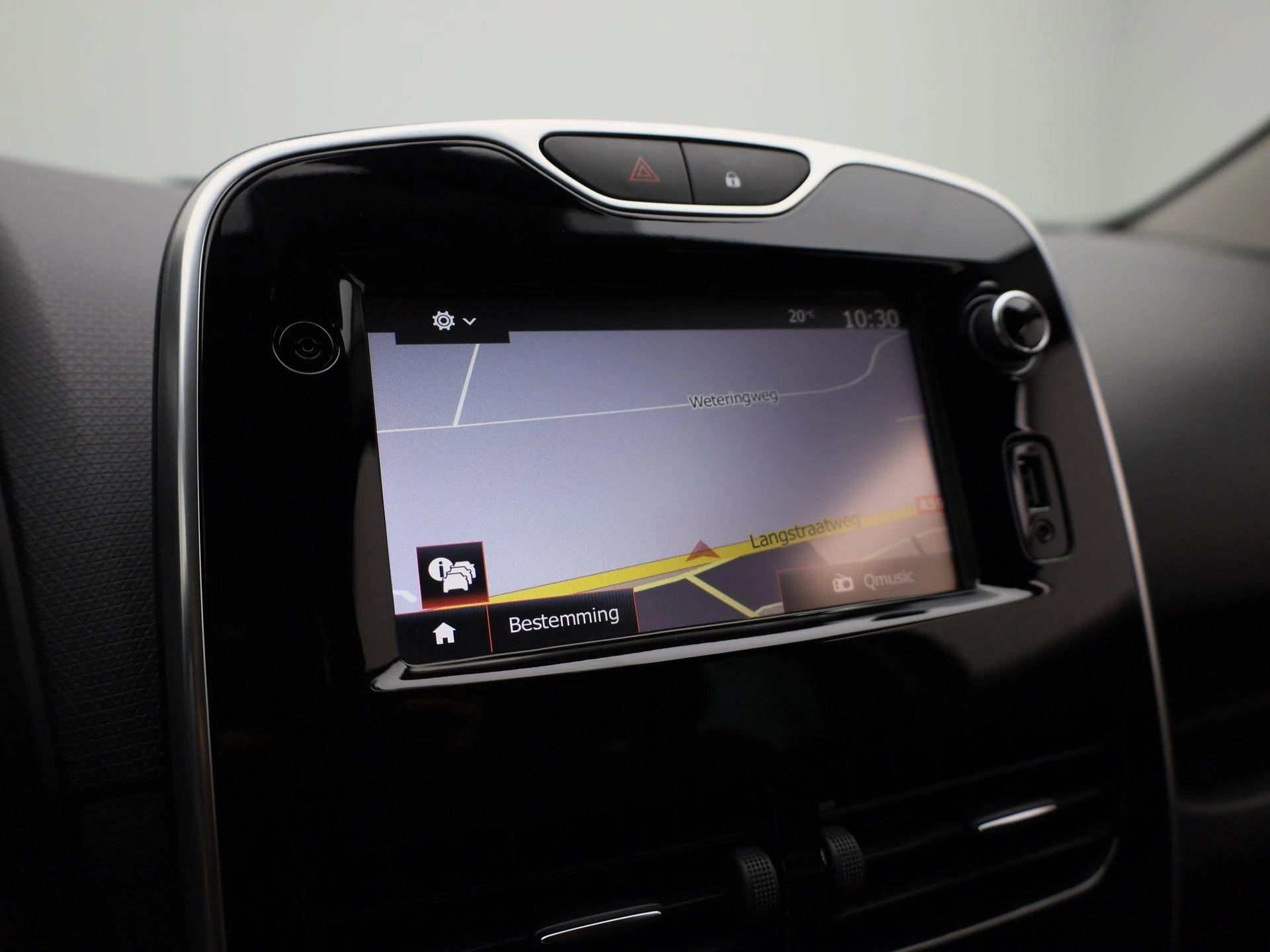 Renault-Clio-image-22