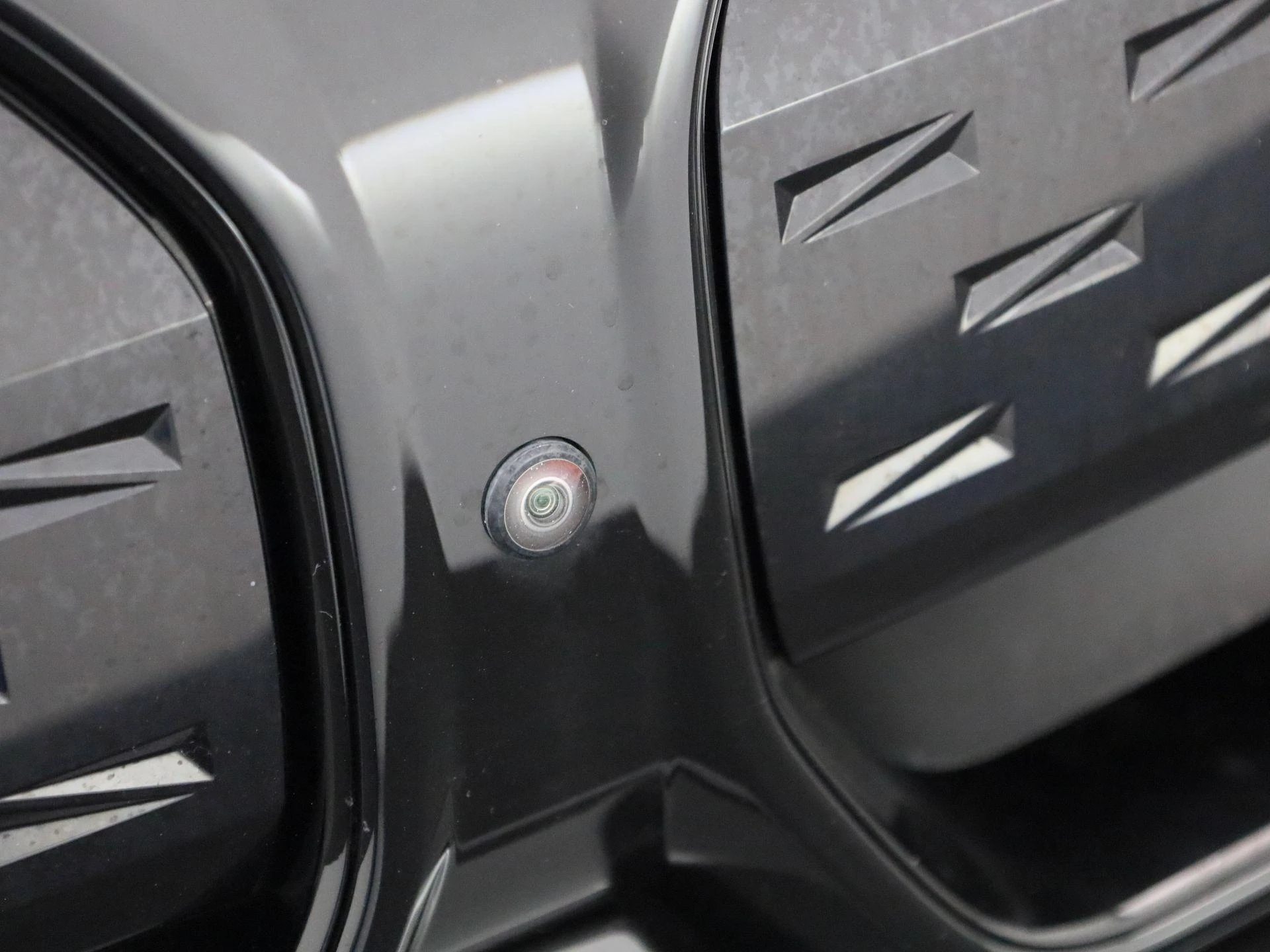 BMW-iX3-image-40