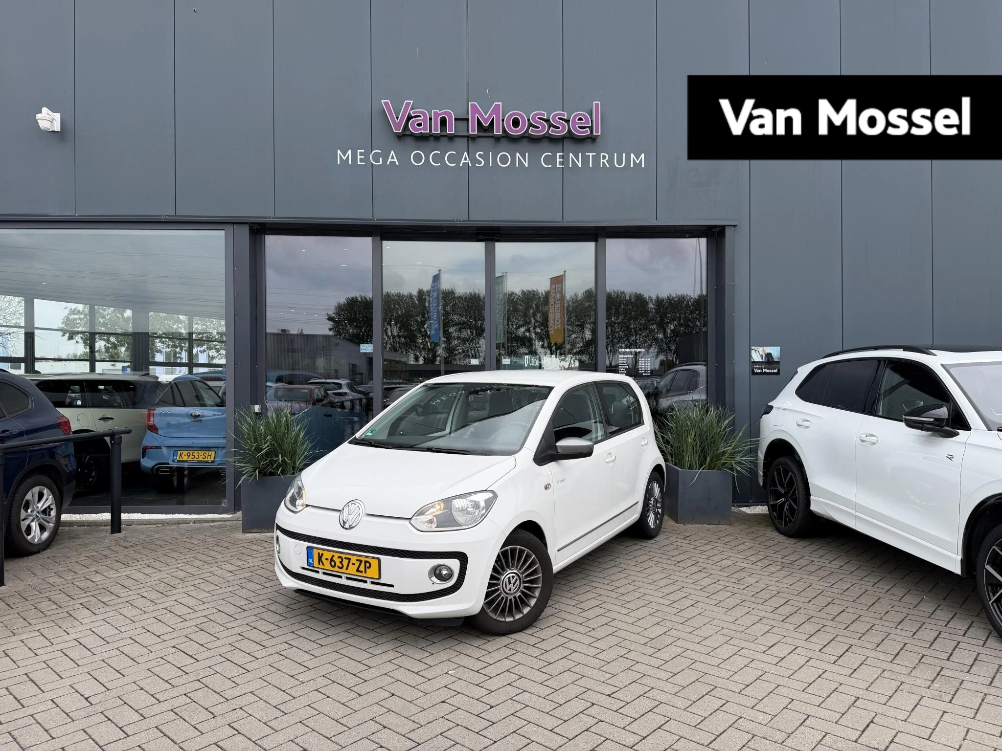 Volkswagen-up!-image-0