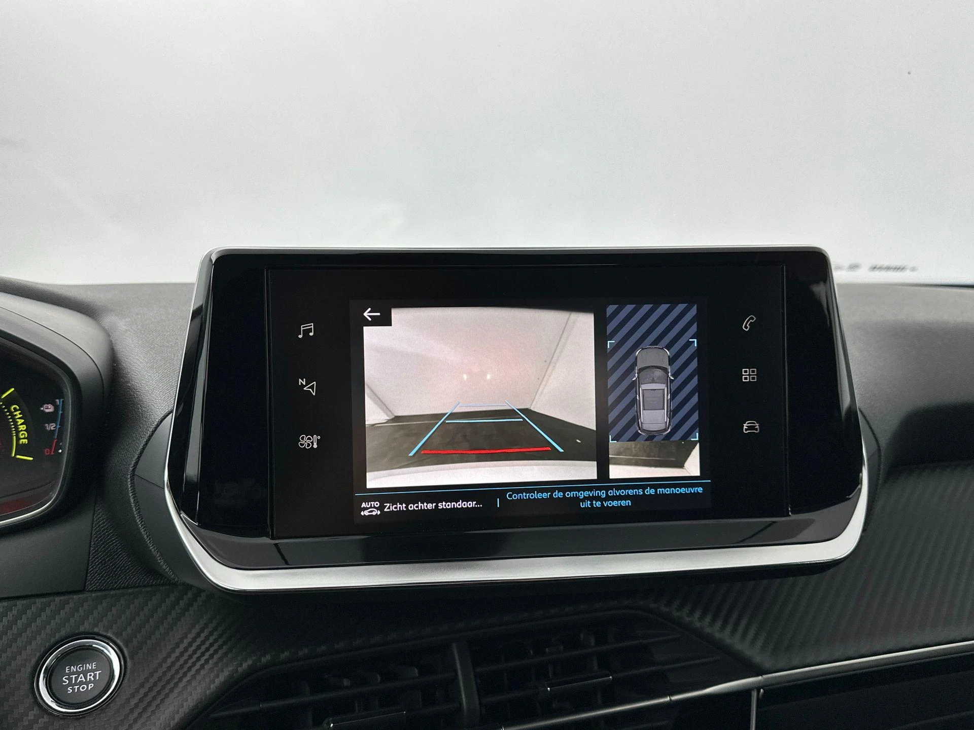 Peugeot-e-2008-image-13
