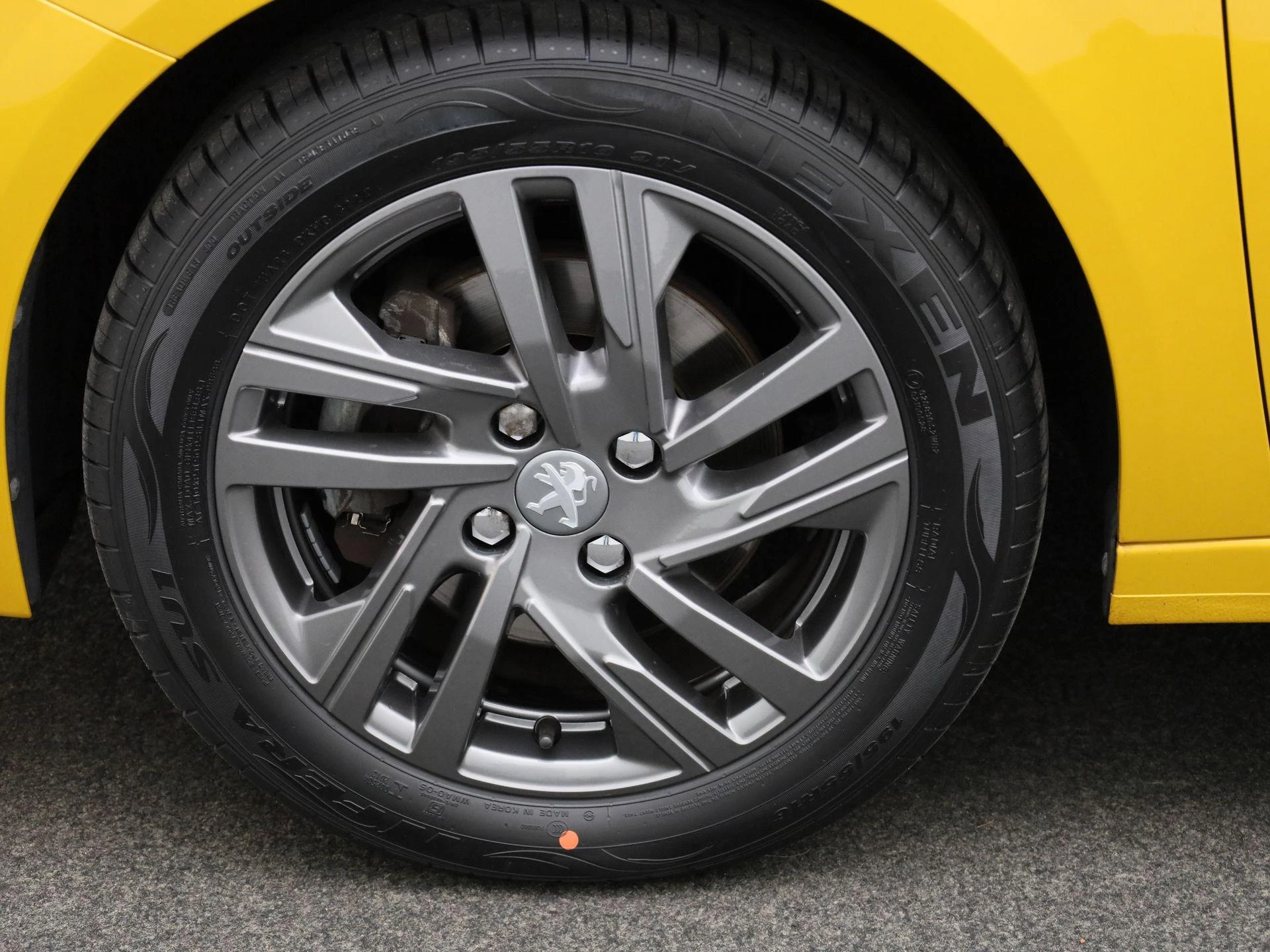 Peugeot-208-image-12