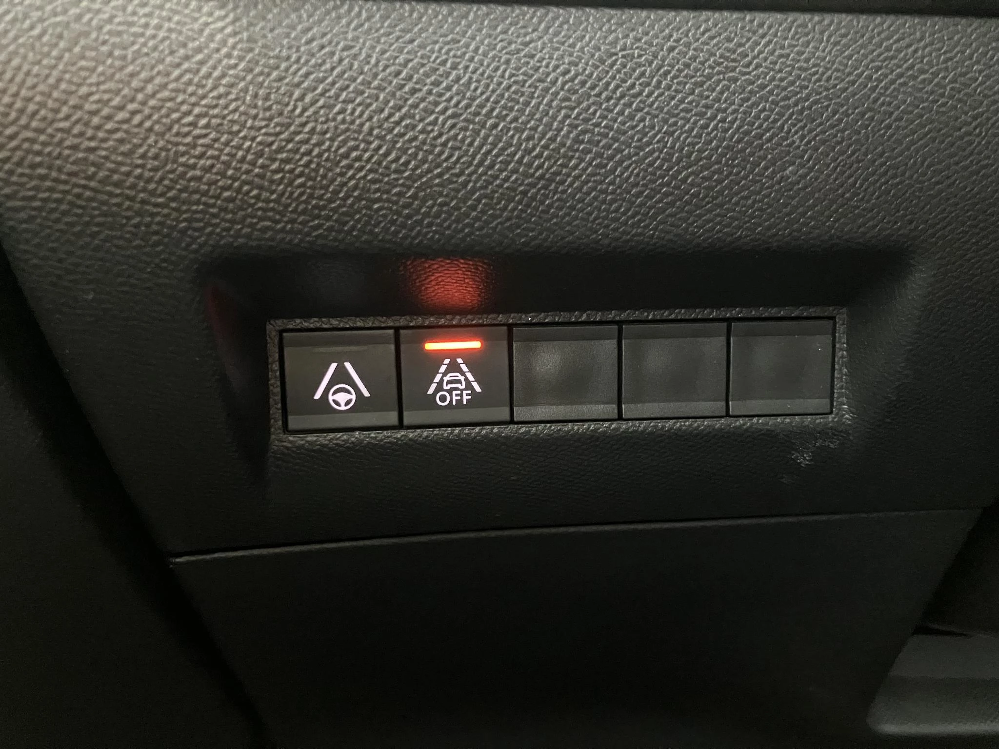 Peugeot-e-2008-image-21