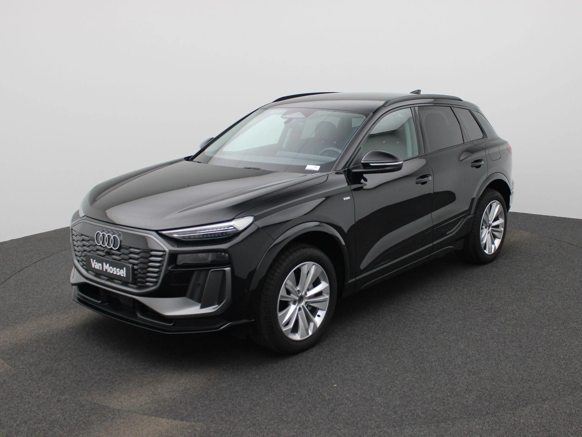 Audi-Q6 e-tron-image-57