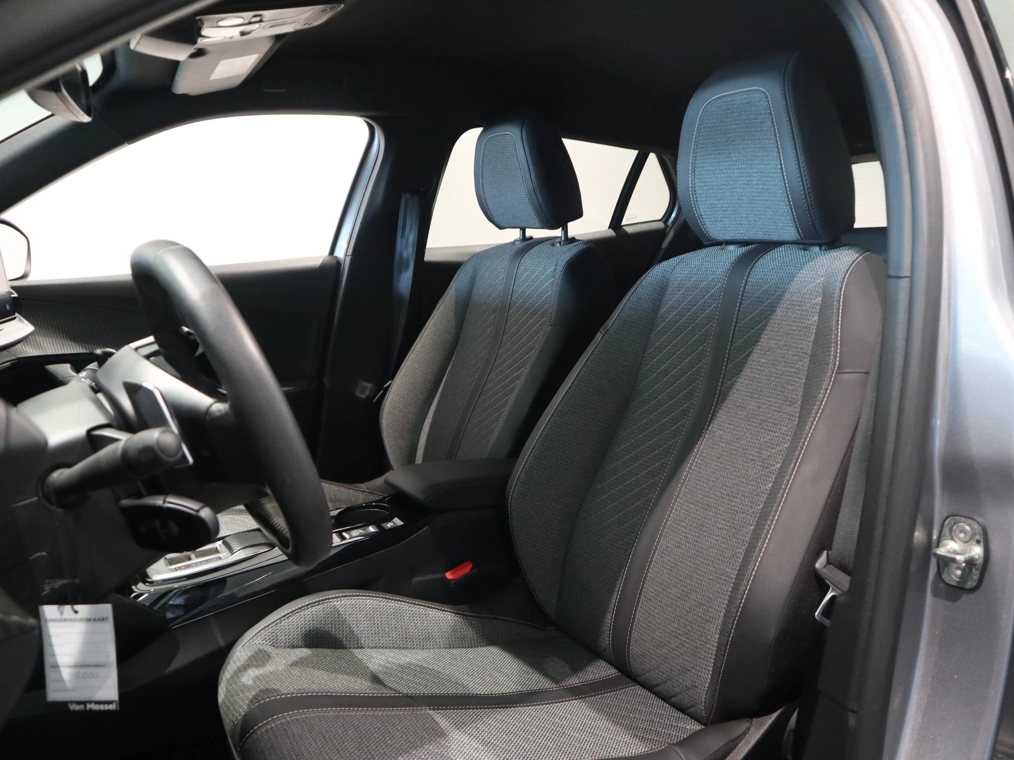 Peugeot-2008-image-7