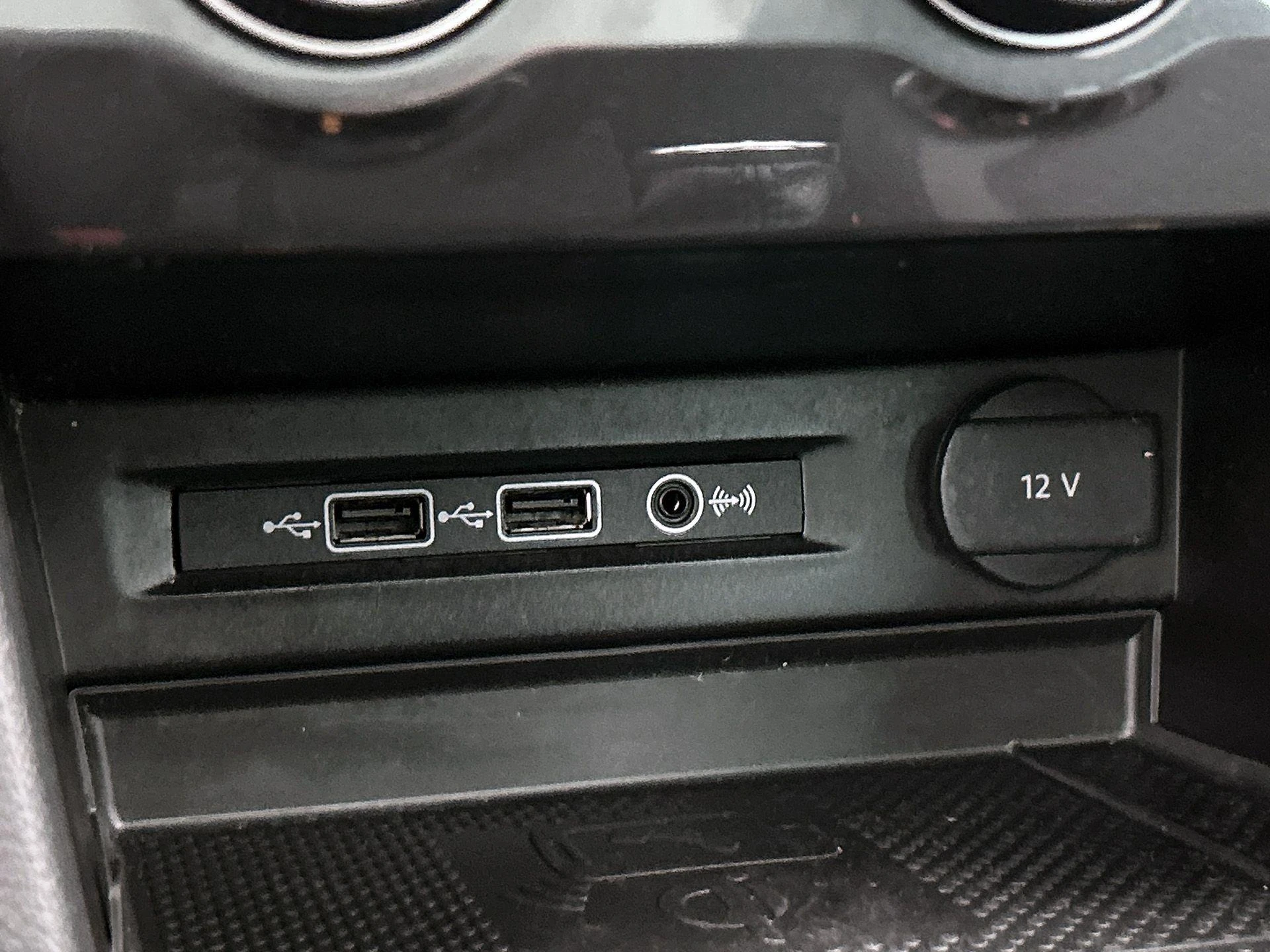 Volkswagen-Tiguan-image-35