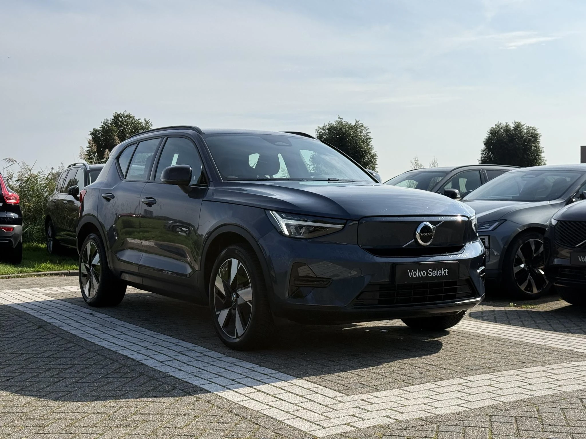 Volvo-EX40-image-5