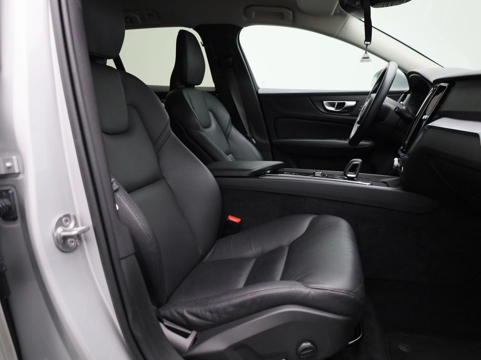 Volvo V60 B3 Geartronic Momentum Pro Camera | Cruise | PDC