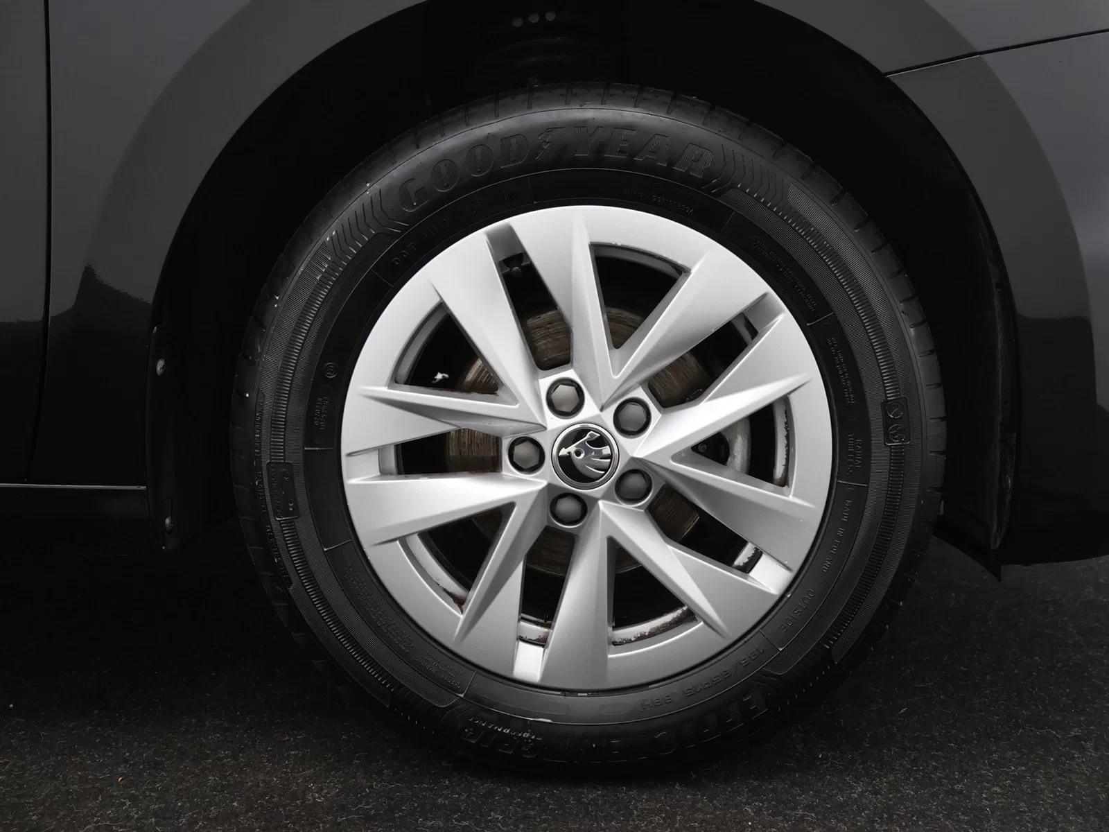 Škoda Fabia Fabia 1.0i Ambition *APP CONNECT*PDC*ZETELVERWARMING*AIRCO*DAB*...