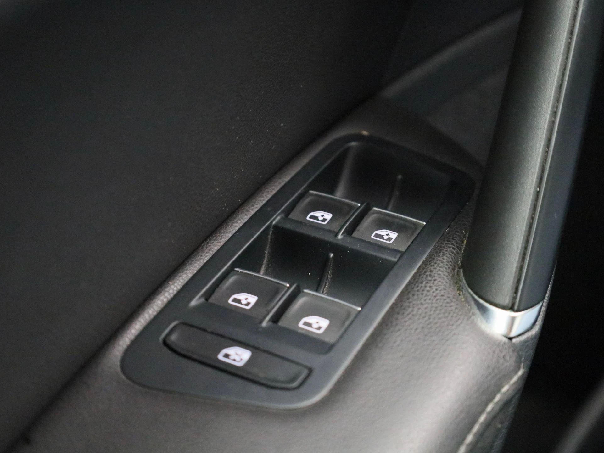 Volkswagen-Golf-image-26