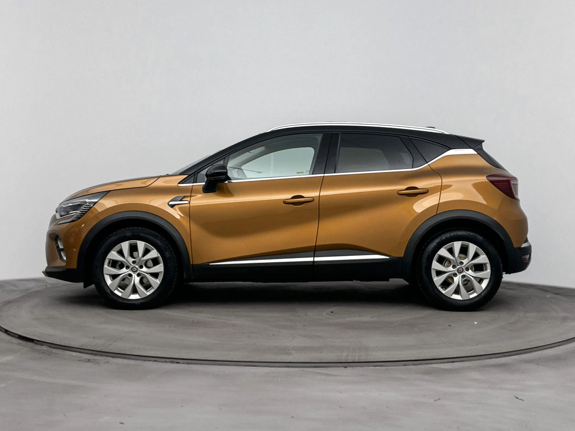 Renault-Captur-image-1