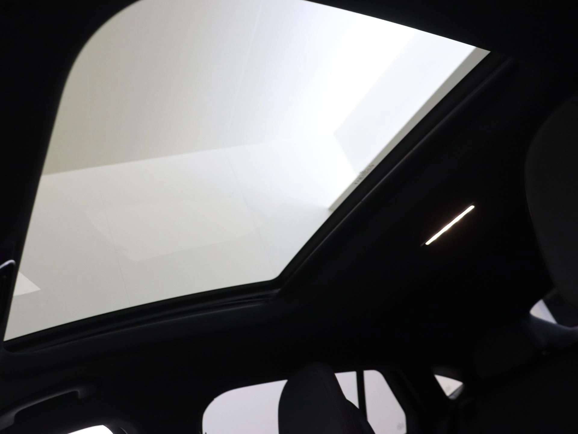 Mercedes-Benz-GLC-image-27