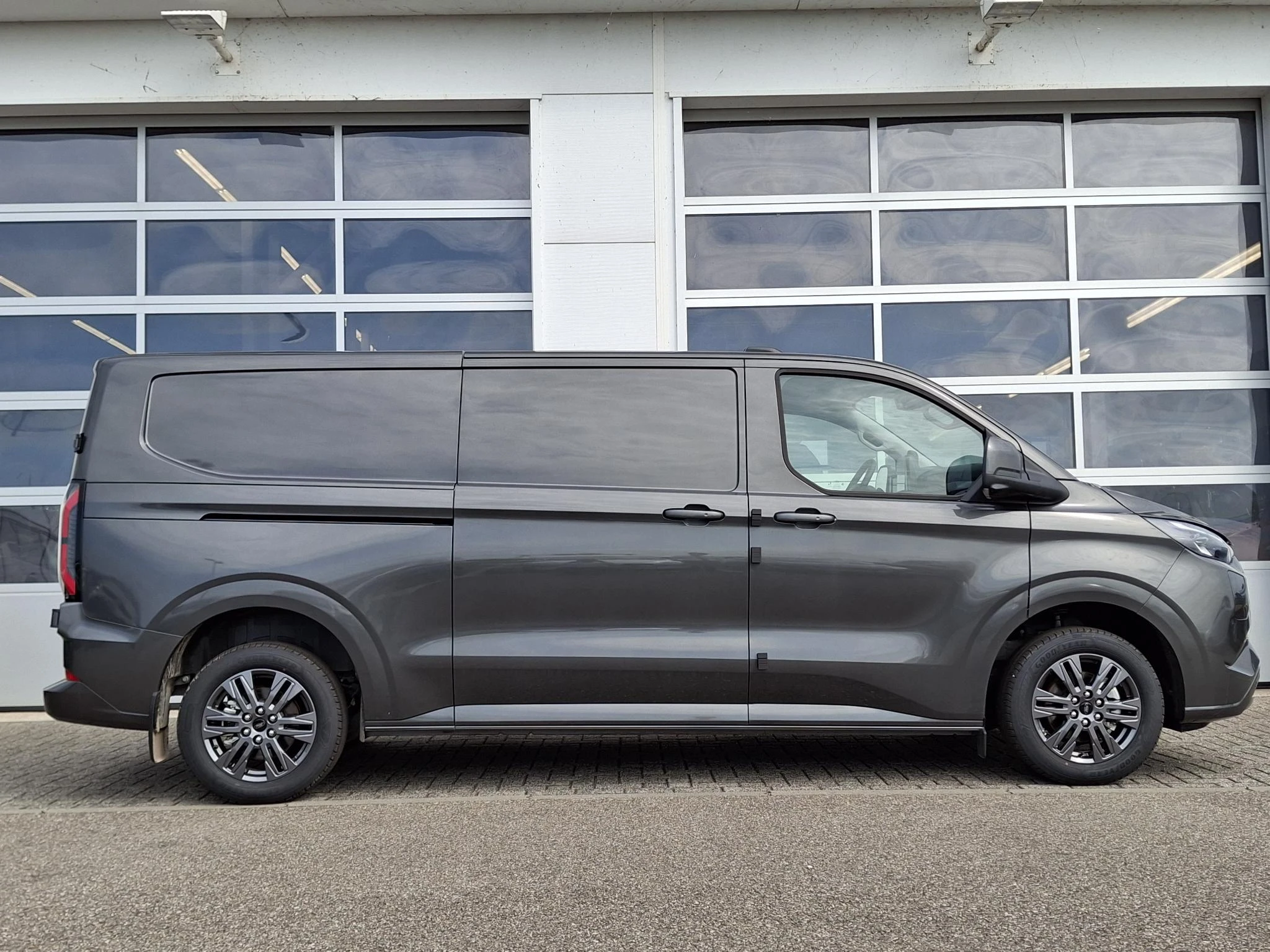 Ford-E-Transit-image-2
