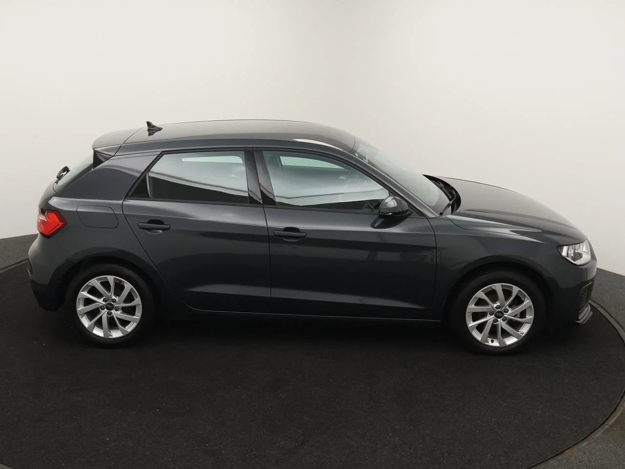 Audi-A1 Sportback-image-2