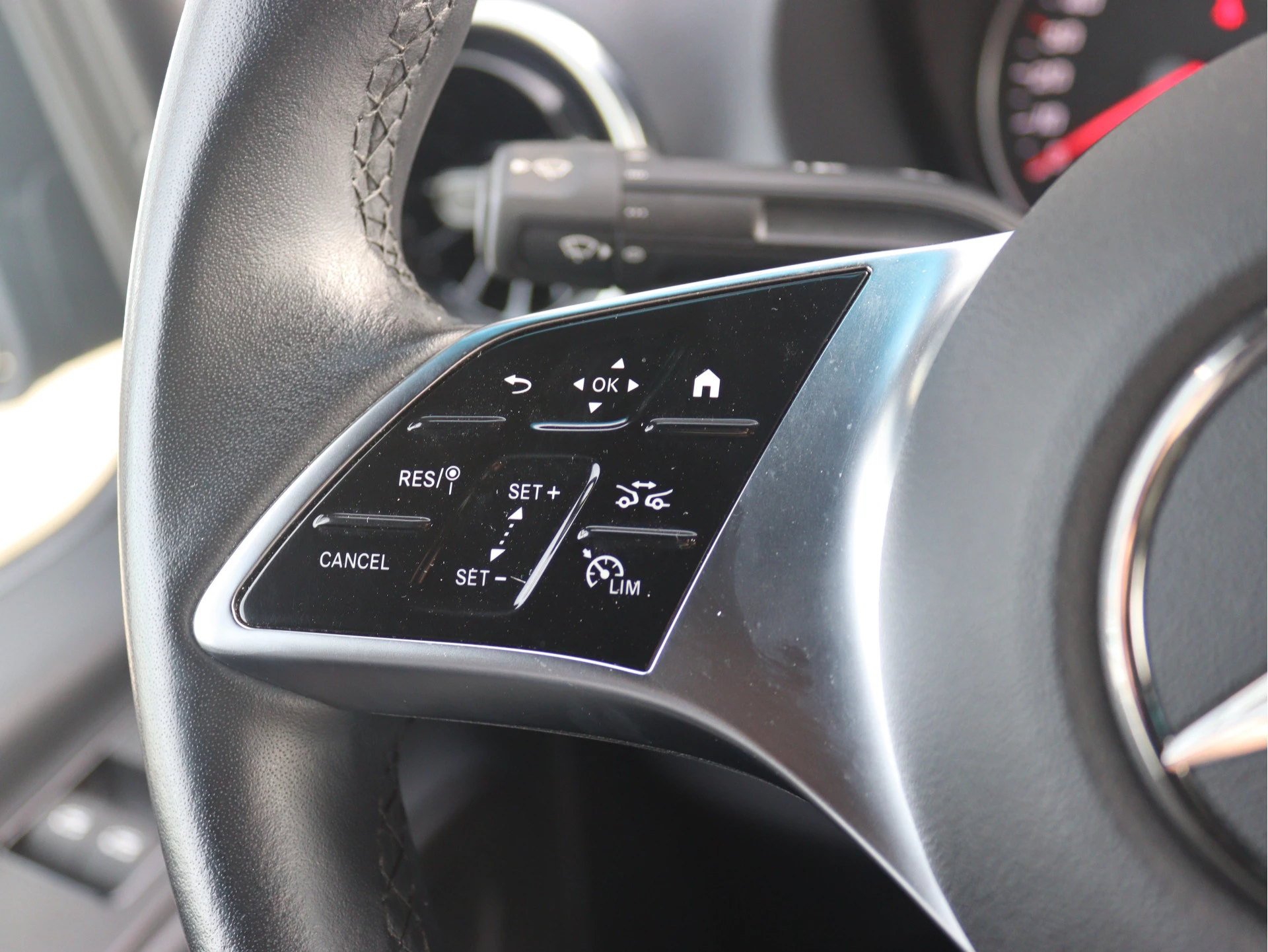 Mercedes-Benz-Sprinter-image-6