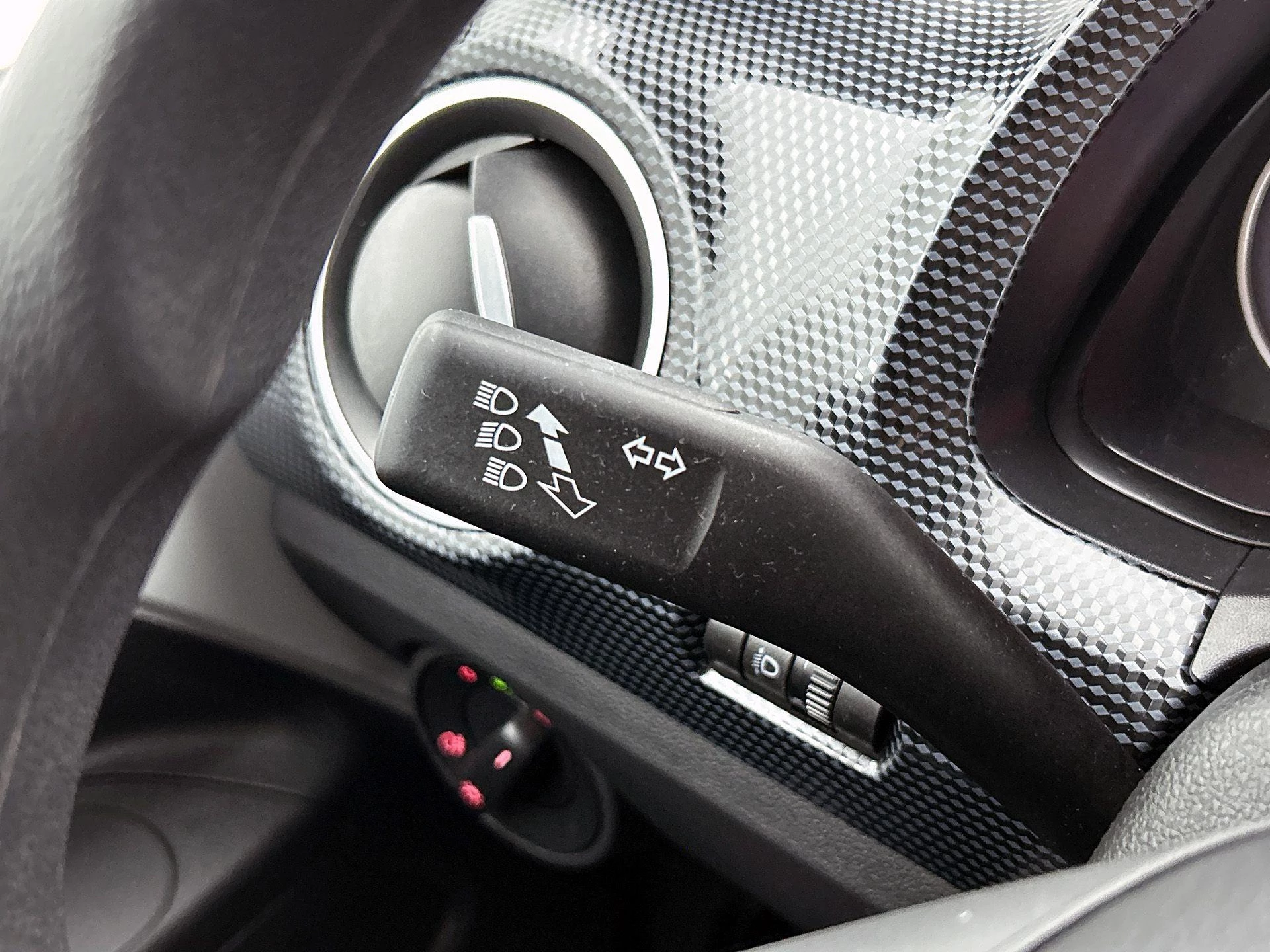 Volkswagen-up!-image-8