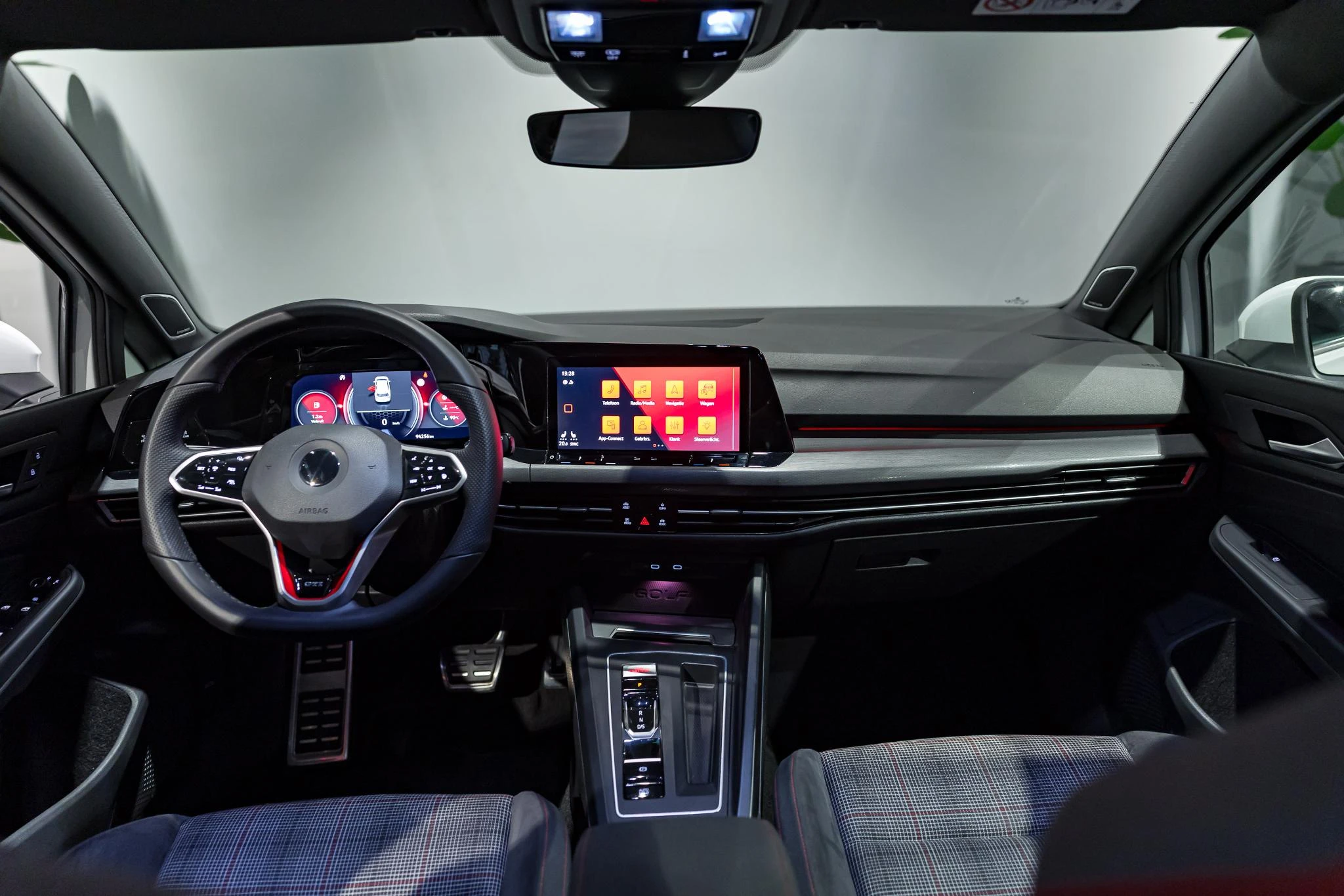 Volkswagen-Golf-image-10