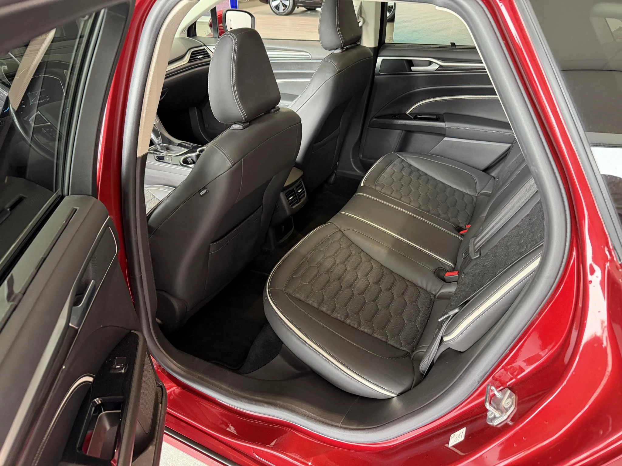 Ford-Mondeo-image-13