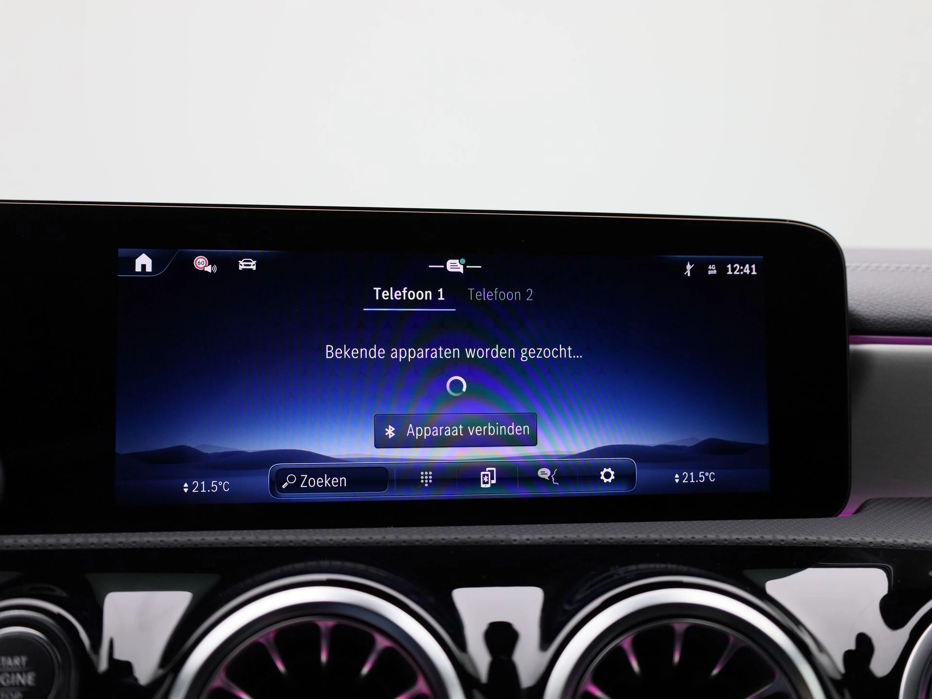 Mercedes-Benz-CLA-image-22