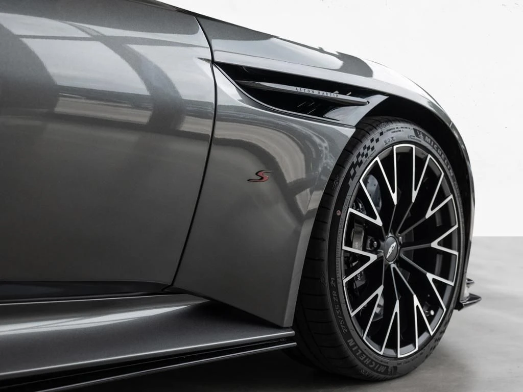 Aston Martin DB12 S Volante Aston Martin Hamburg