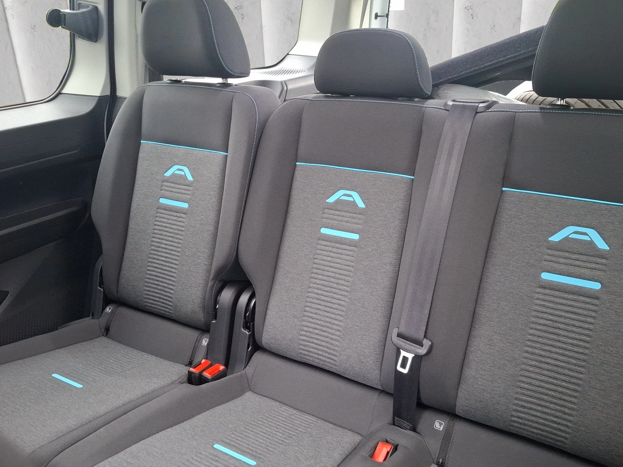 Ford Tourneo Connect Grand Active *KOMF.PKT*LED*PANO