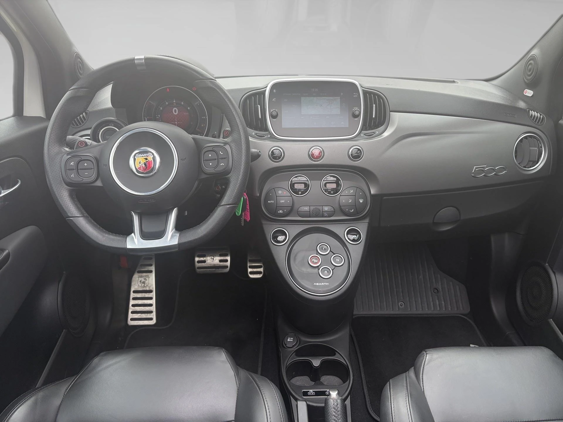Abarth-500C-image-4