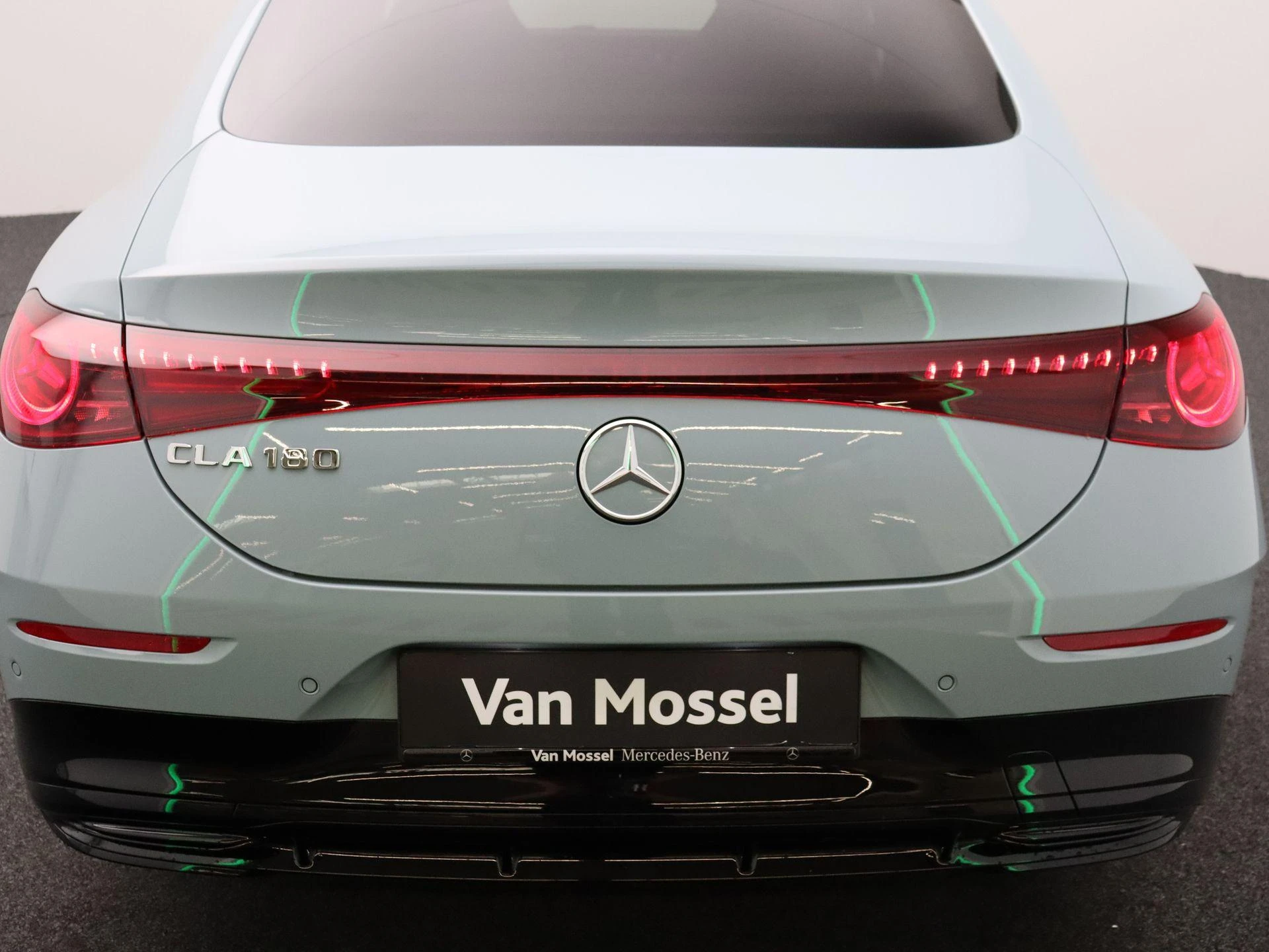 Mercedes-Benz-CLA-image-24