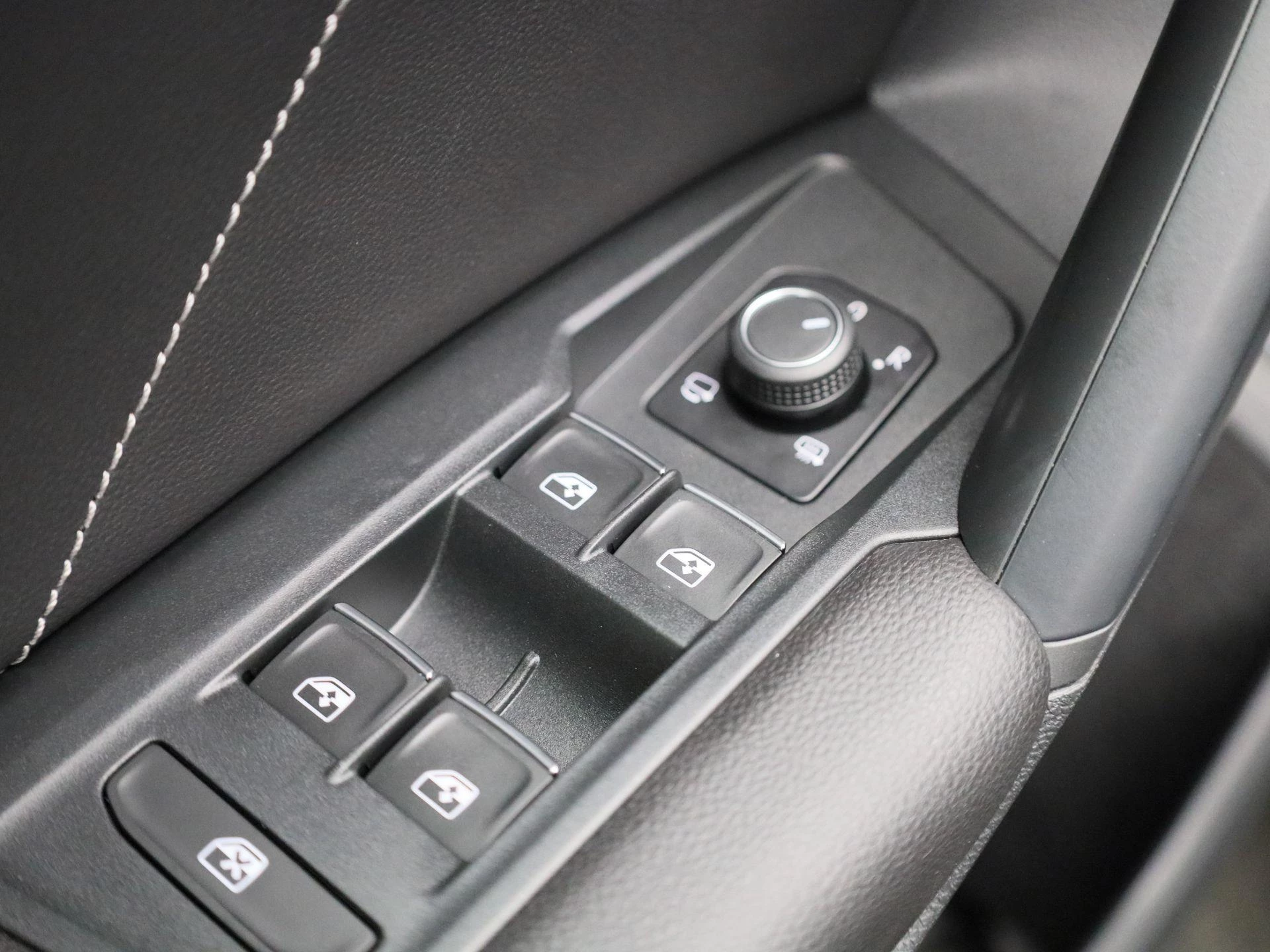 Volkswagen-Tiguan-image-34