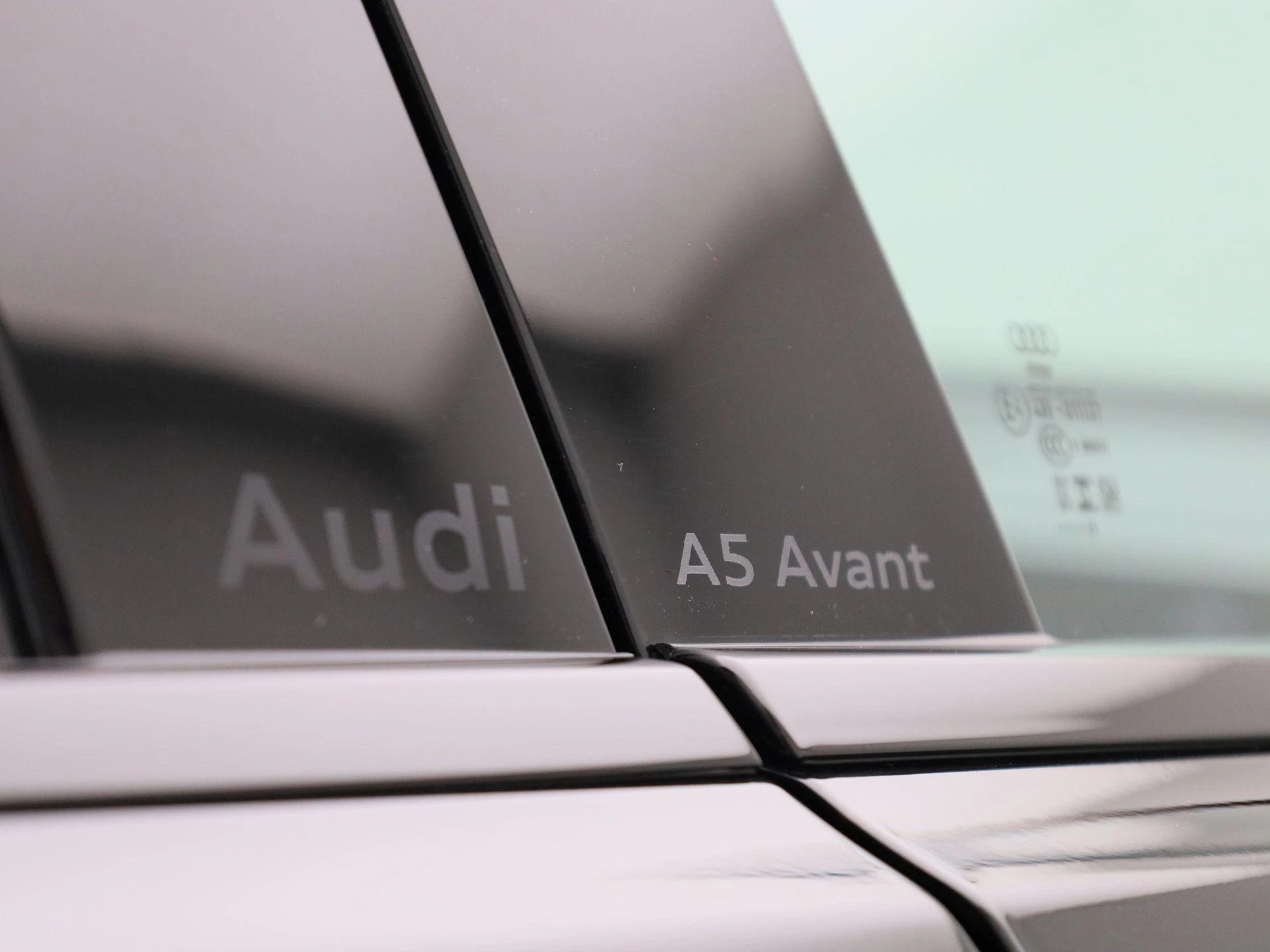Audi A5 Avant 2.0 e-hybrid quattro S edition Competition