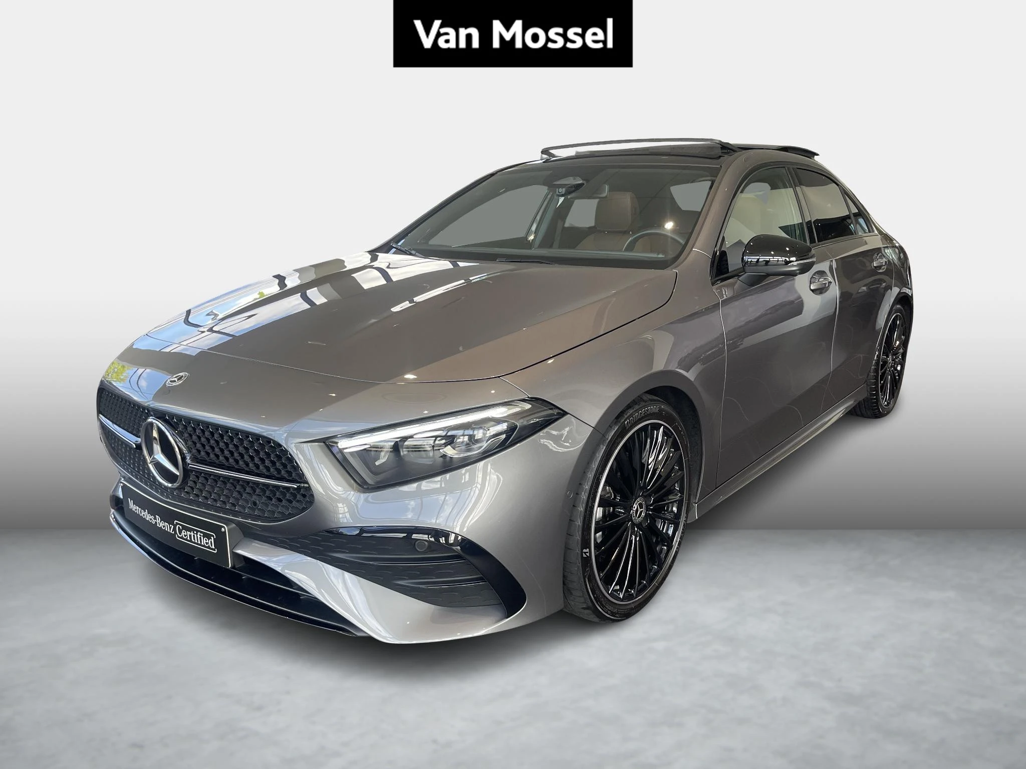 Mercedes-Benz-A-Klasse-image-0