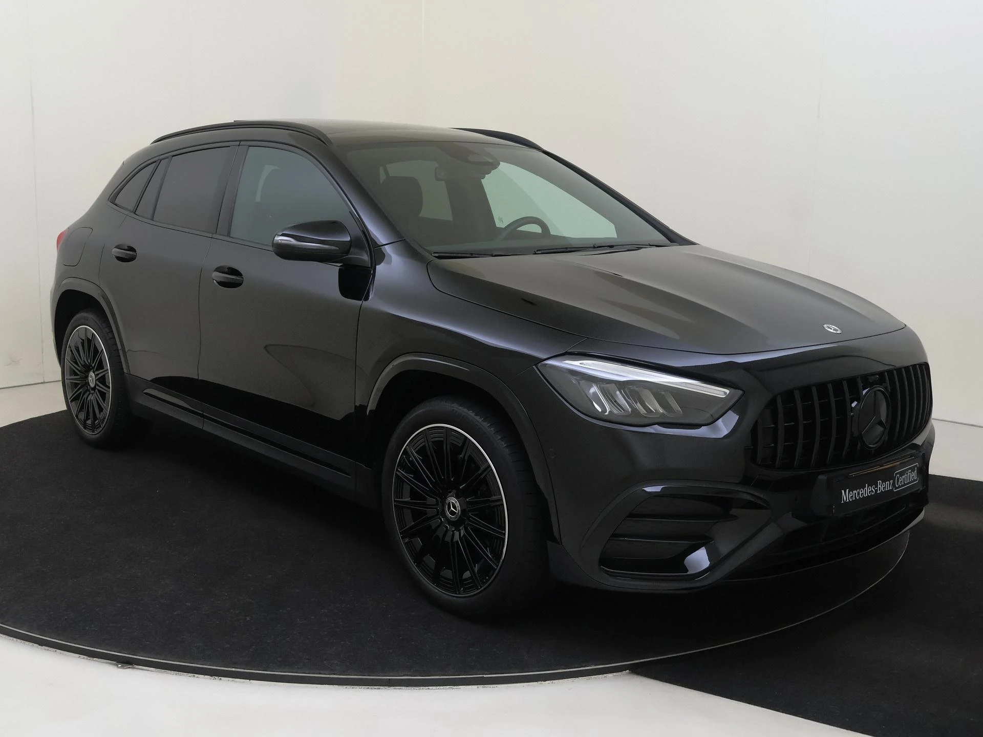 Mercedes-Benz-GLA-image-4