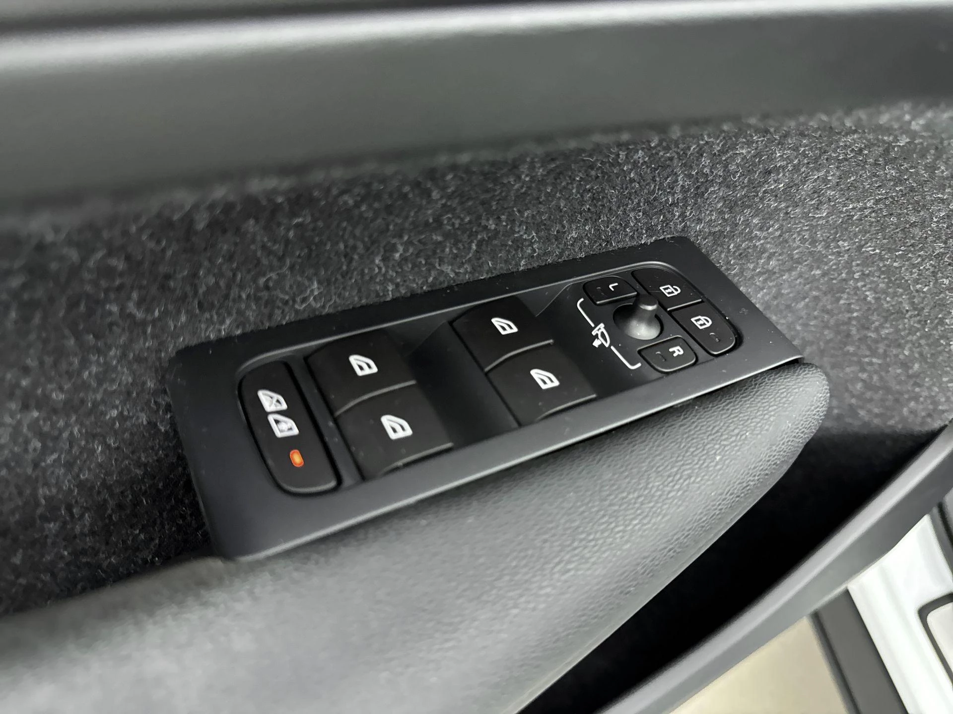Volvo-XC40-image-10