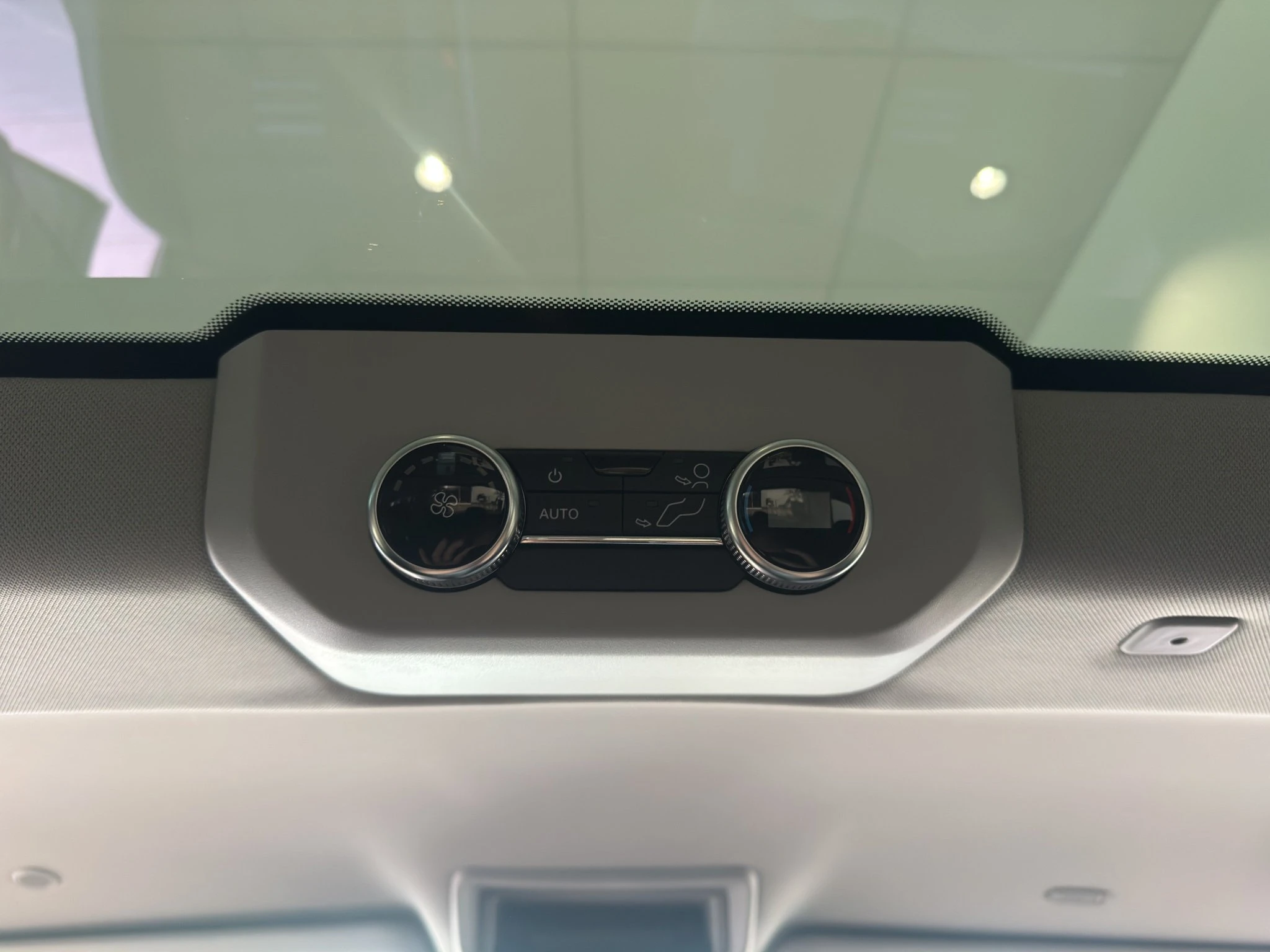 Ford-Tourneo Custom-image-19