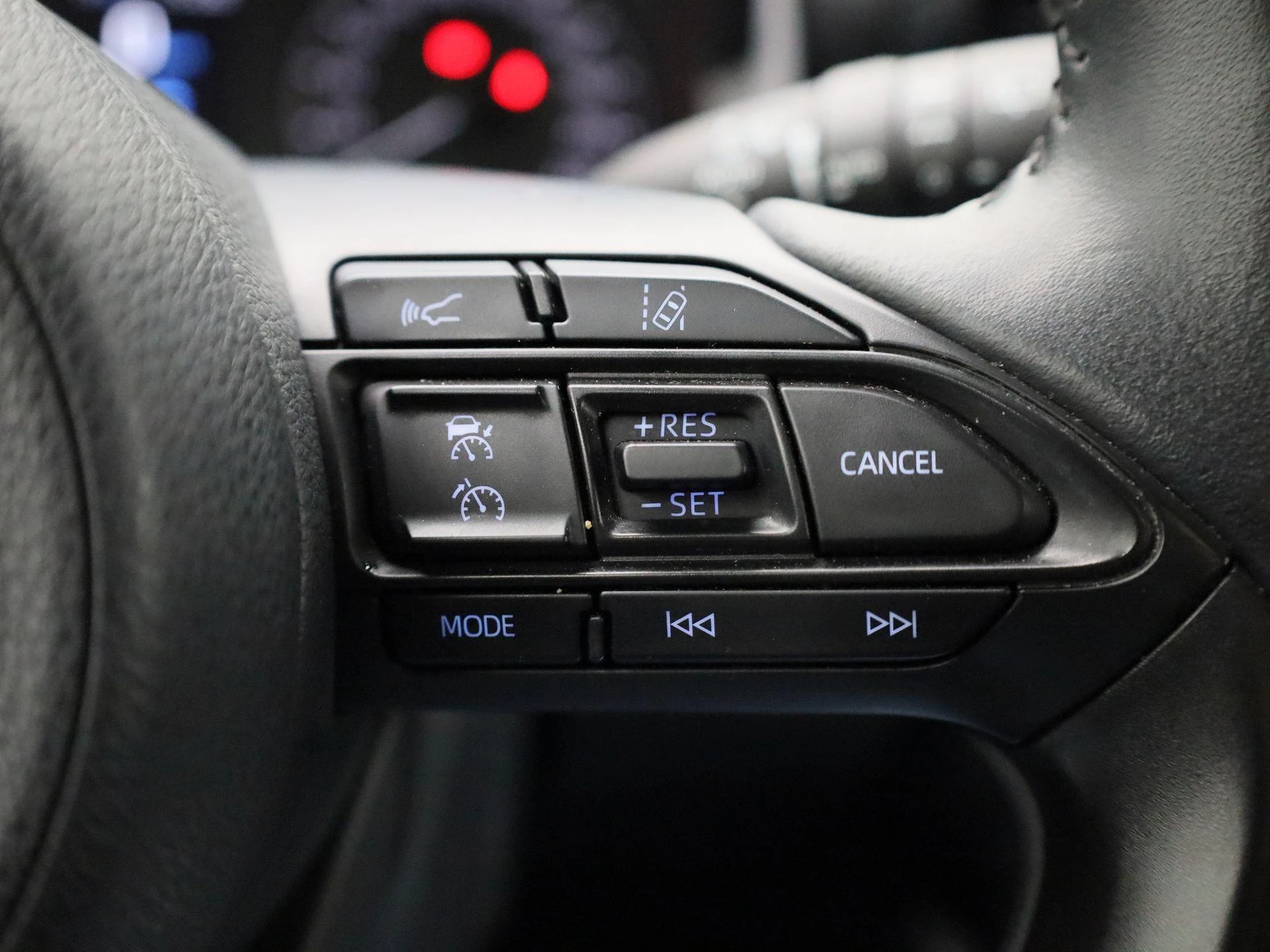 Mazda-2 Hybrid-image-14