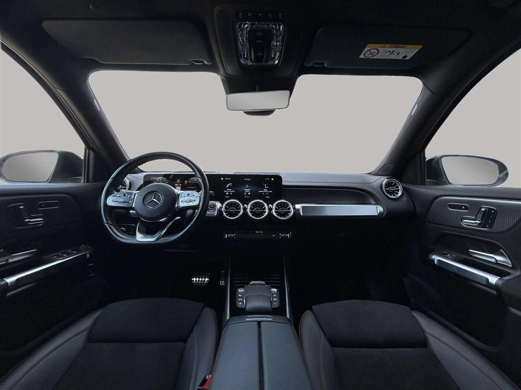 Mercedes-Benz-EQB-image-12
