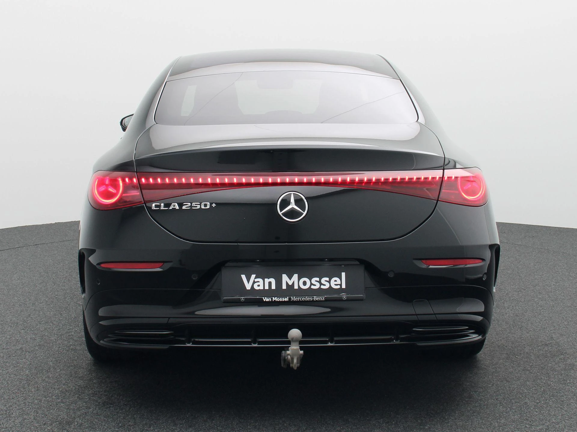 Mercedes-Benz-CLA-image-4