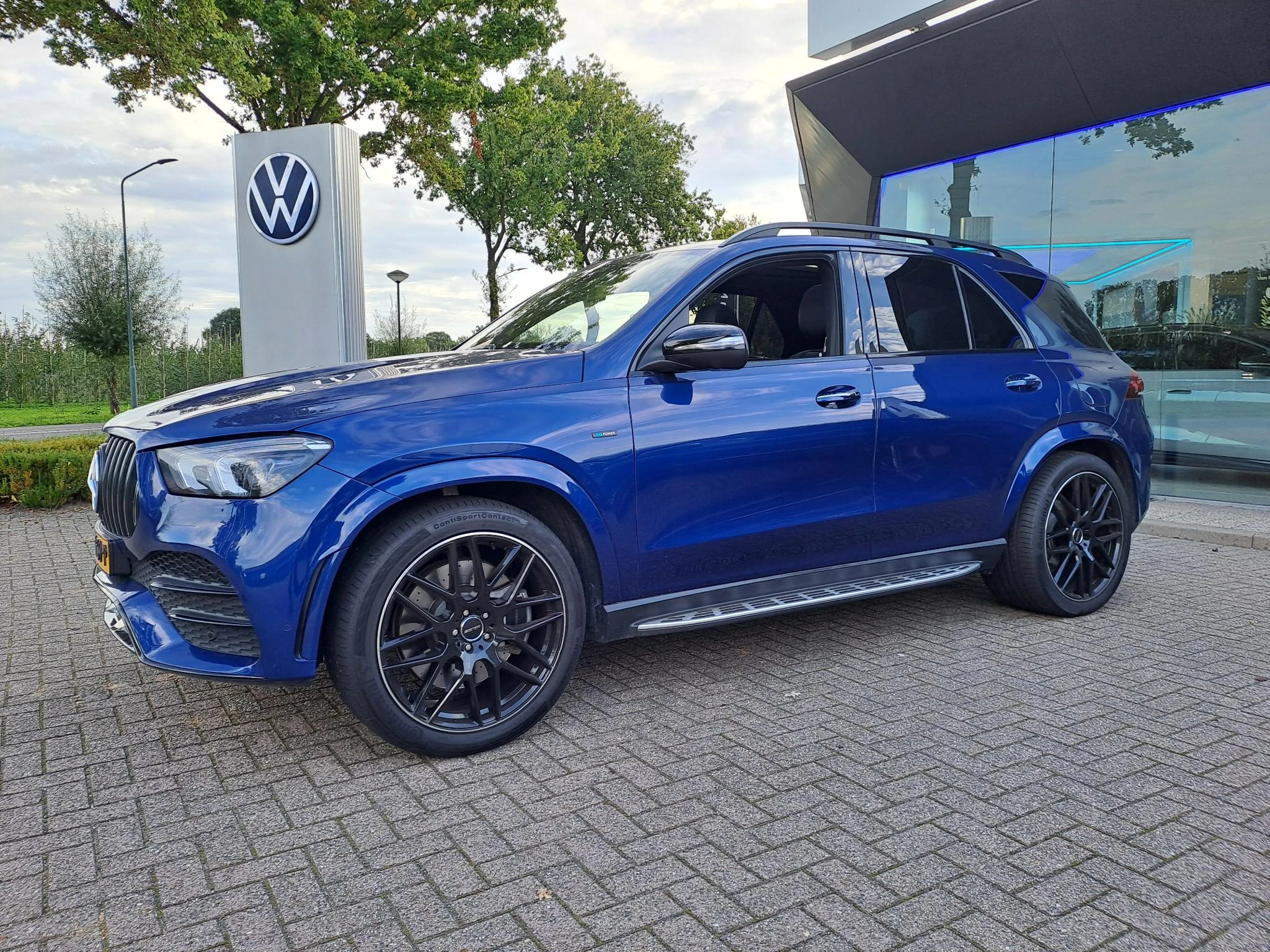 Mercedes-Benz-GLE-image-1