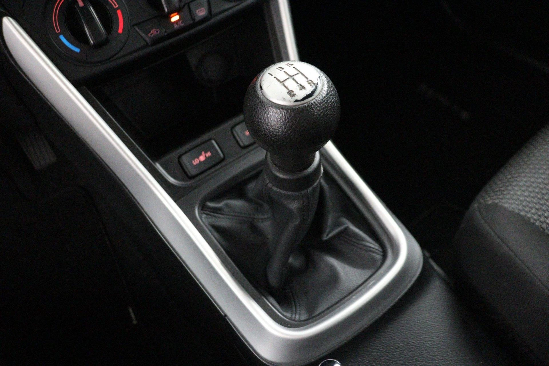 Suzuki-S-Cross-image-24