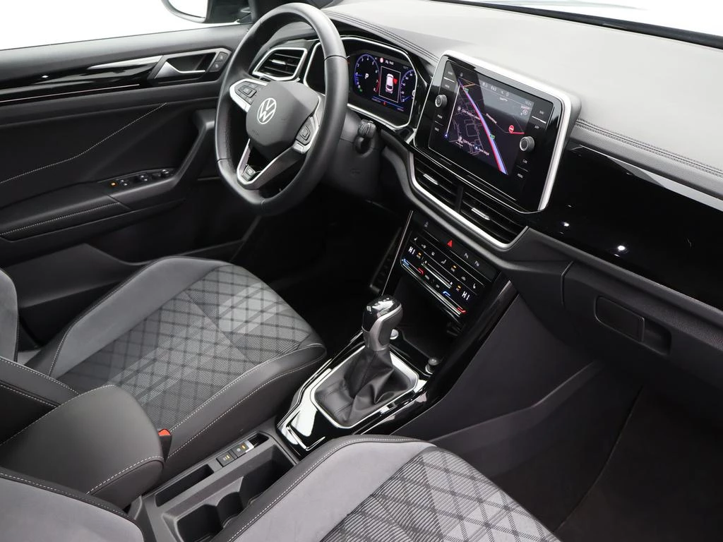Volkswagen T-Roc T-Roc R-Line Business 1.5TSI 150PK *AUTOMAAT*PANODAK*SPORTZETELS*CAMERA*PDC*ACC*NAVI*...*