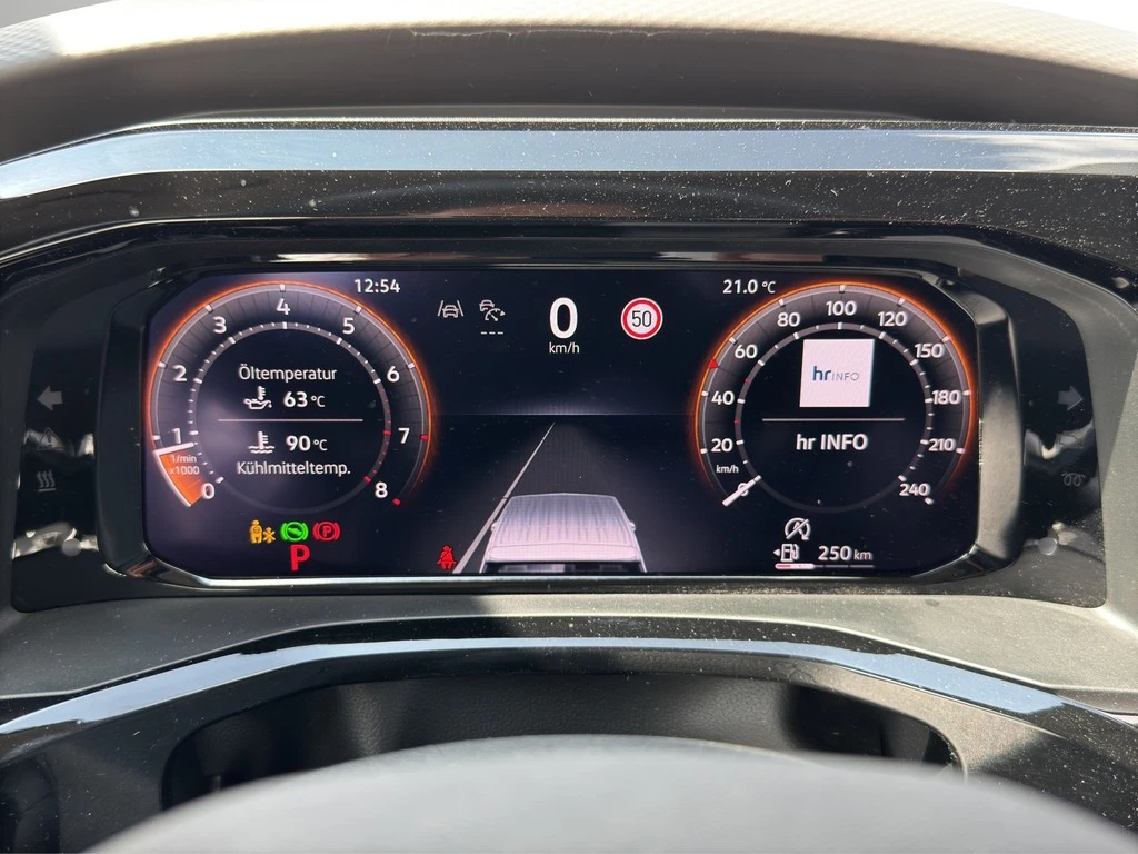 Volkswagen-Multivan-image-9