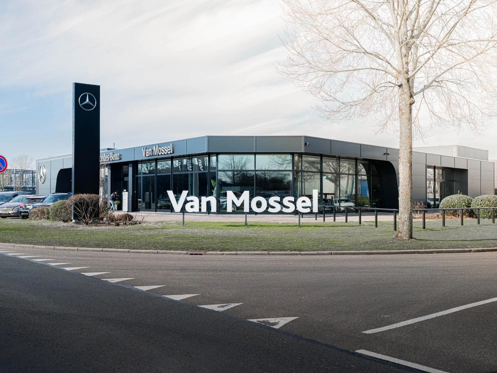 Mercedes-Benz-CLA-image-14