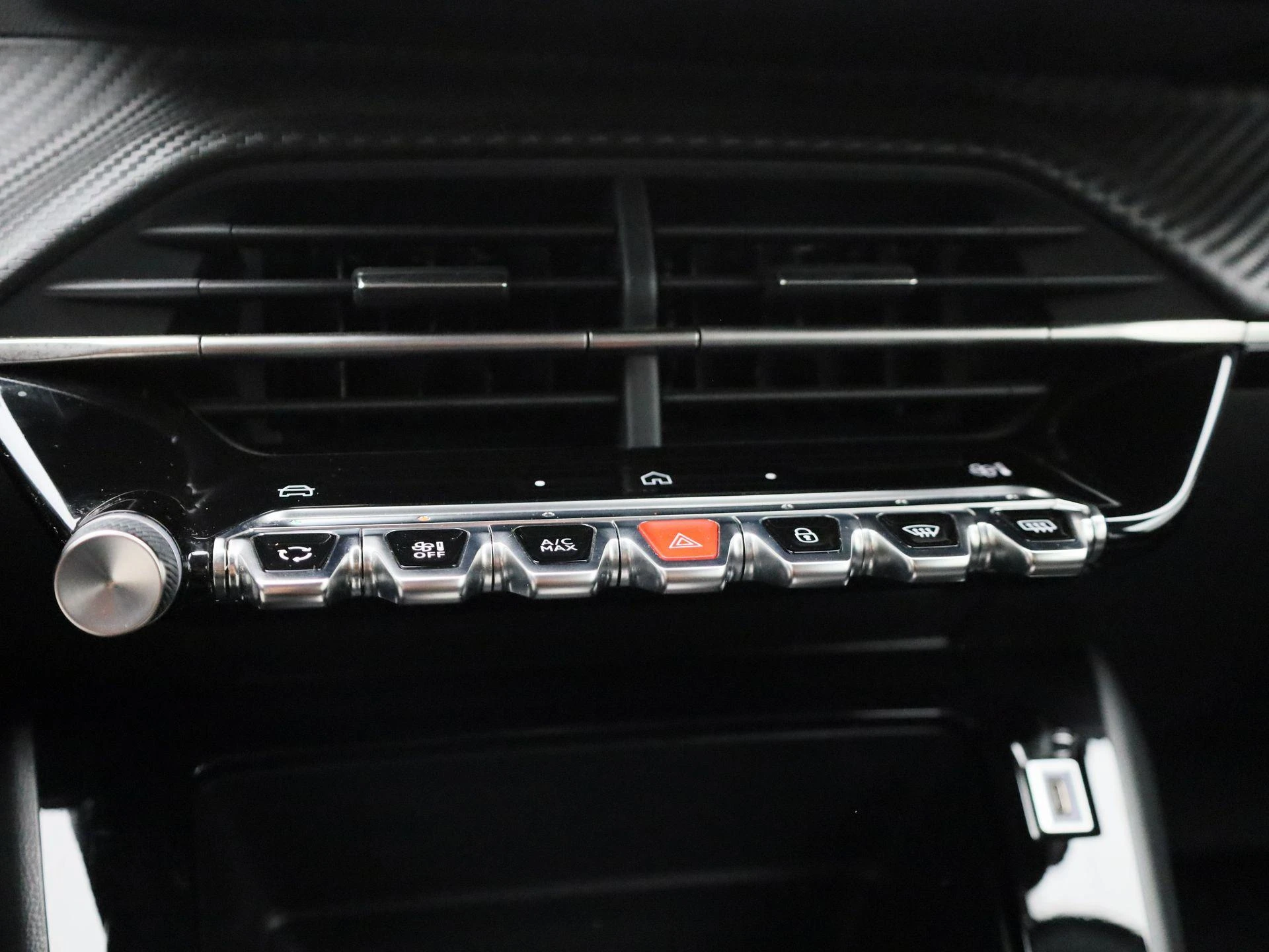 Peugeot-e-208-image-20