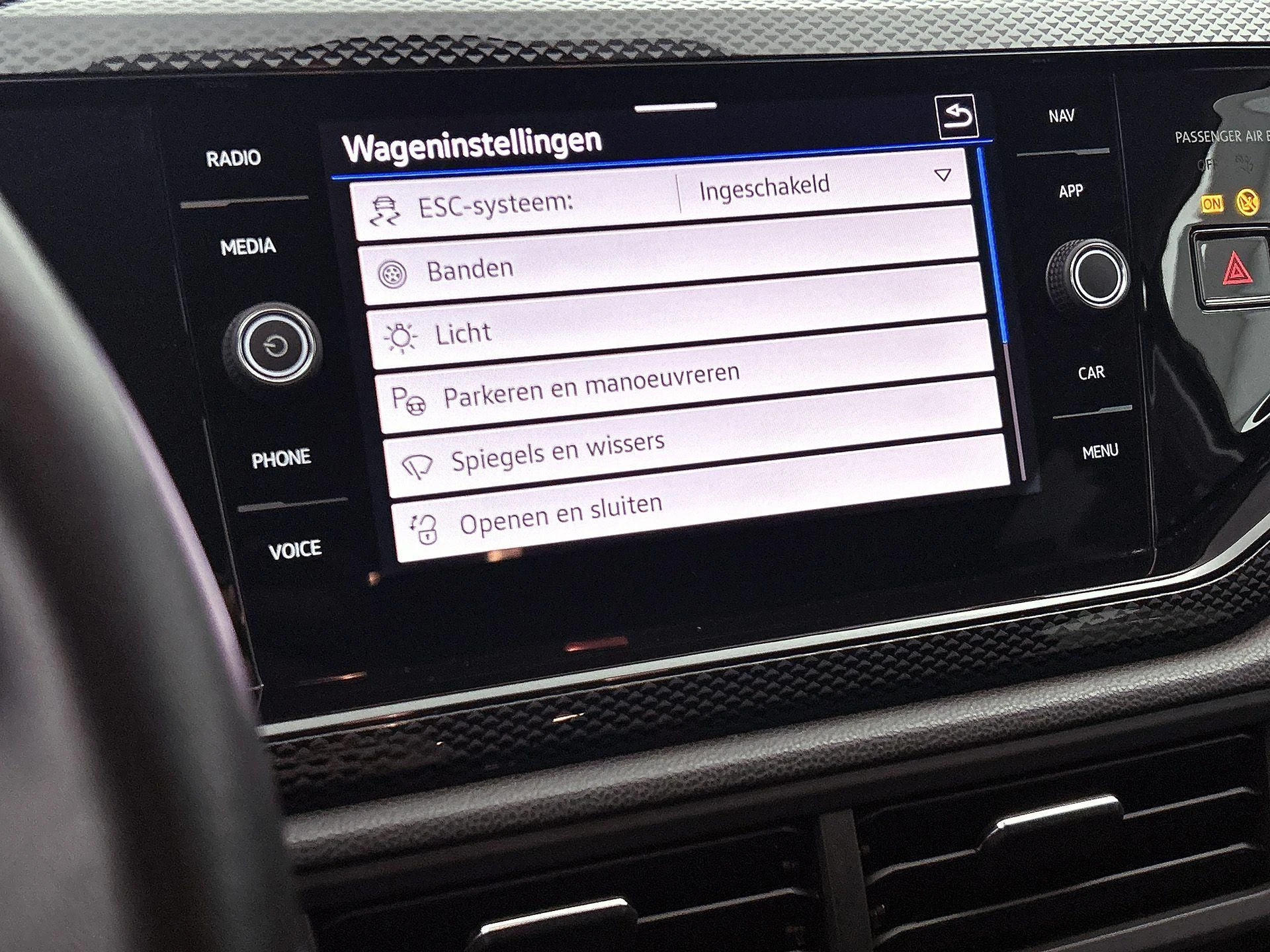 Volkswagen-Polo-image-10