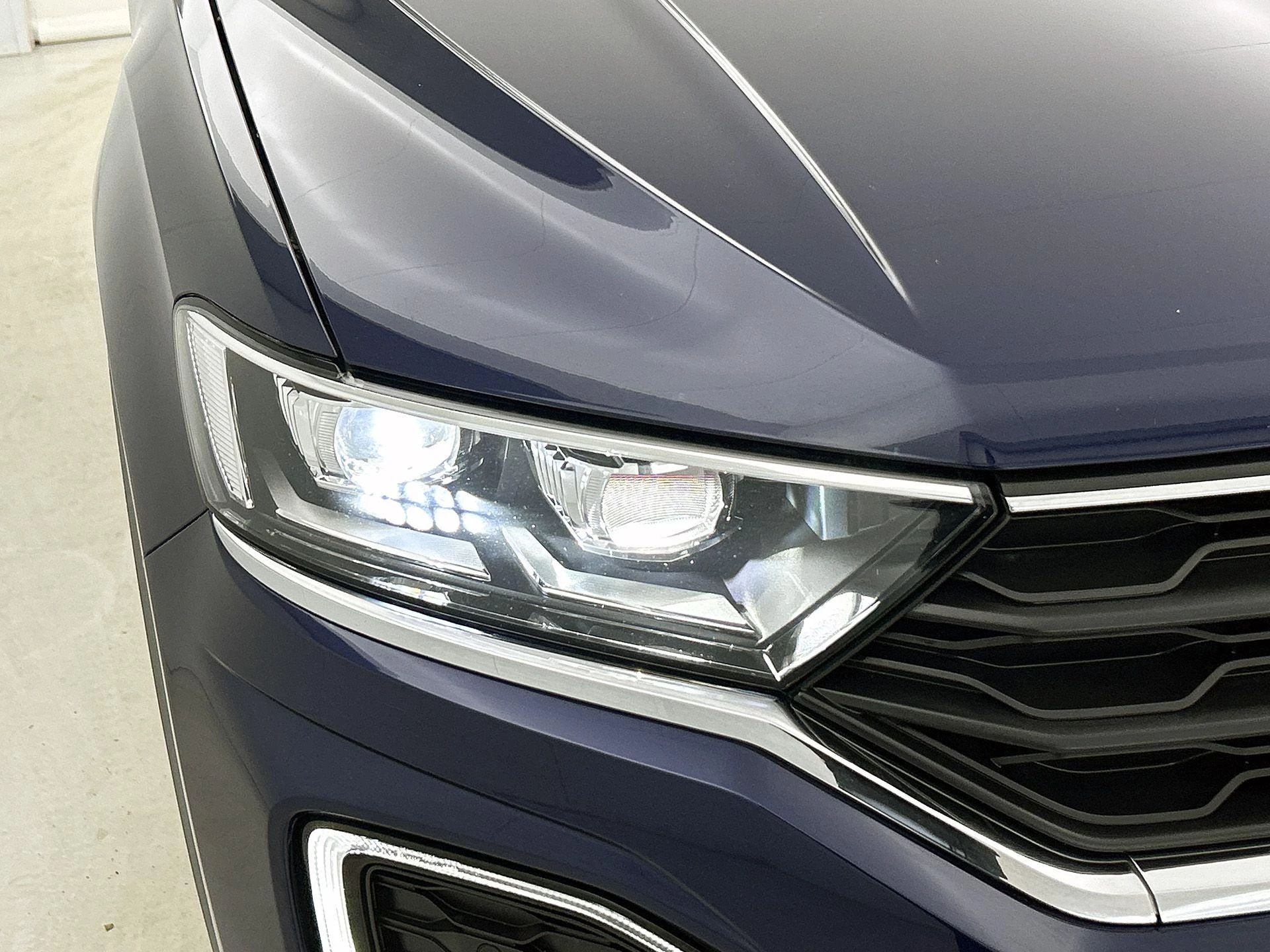 Volkswagen-T-Roc-image-14