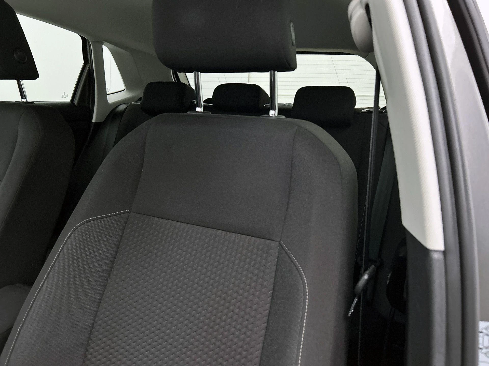 Volkswagen-Polo-image-13