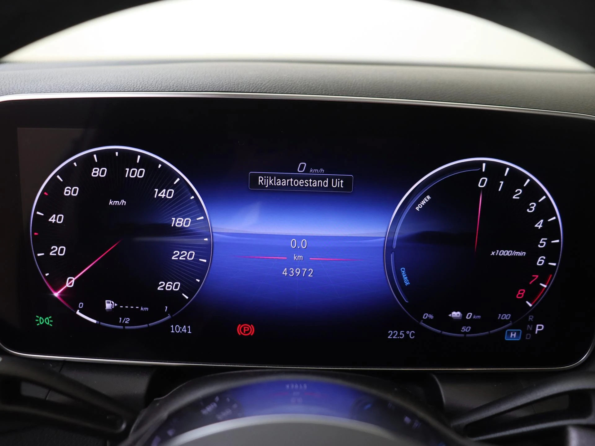 Mercedes-Benz-GLC-image-11