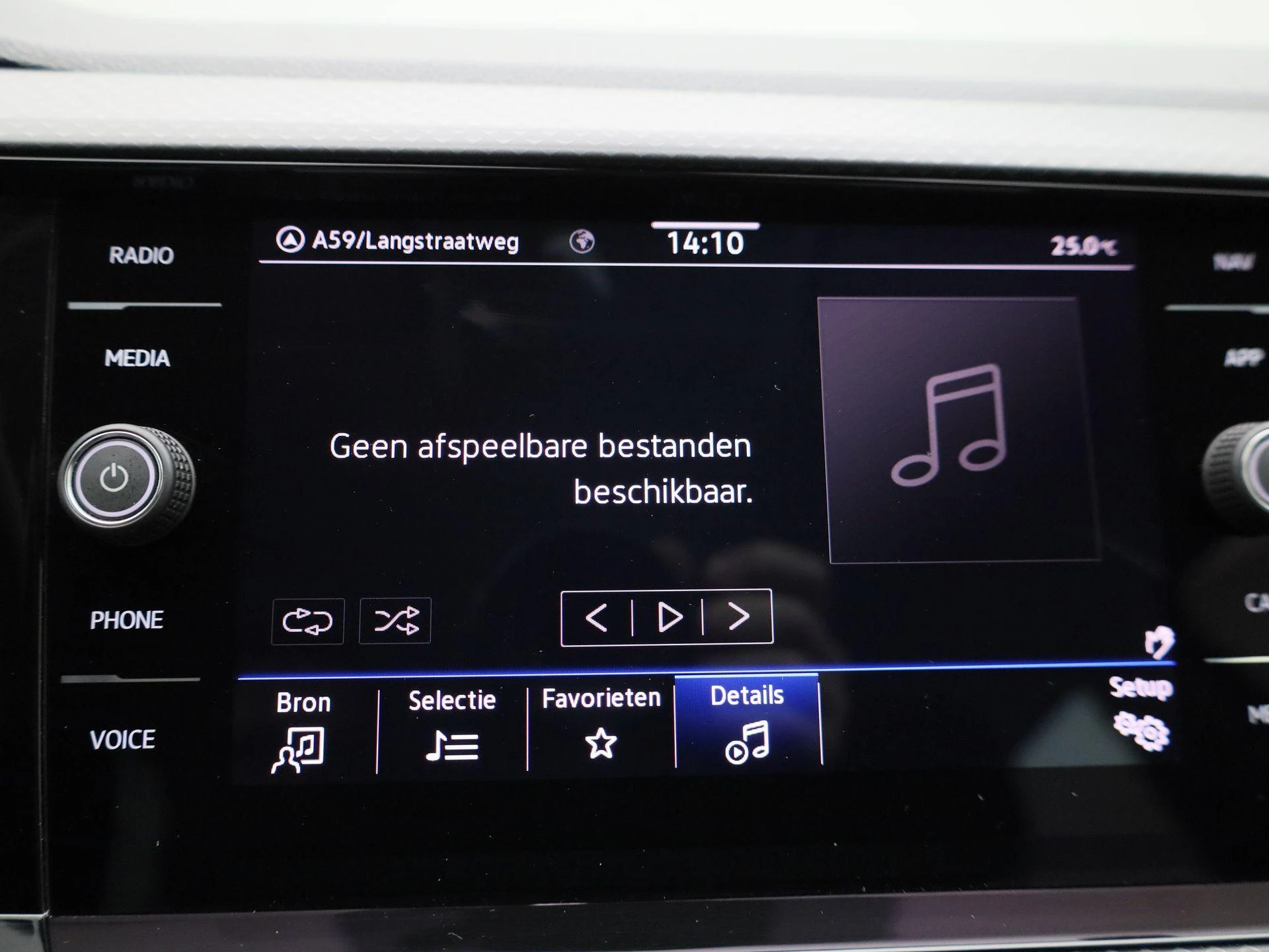 Volkswagen-T-Cross-image-18