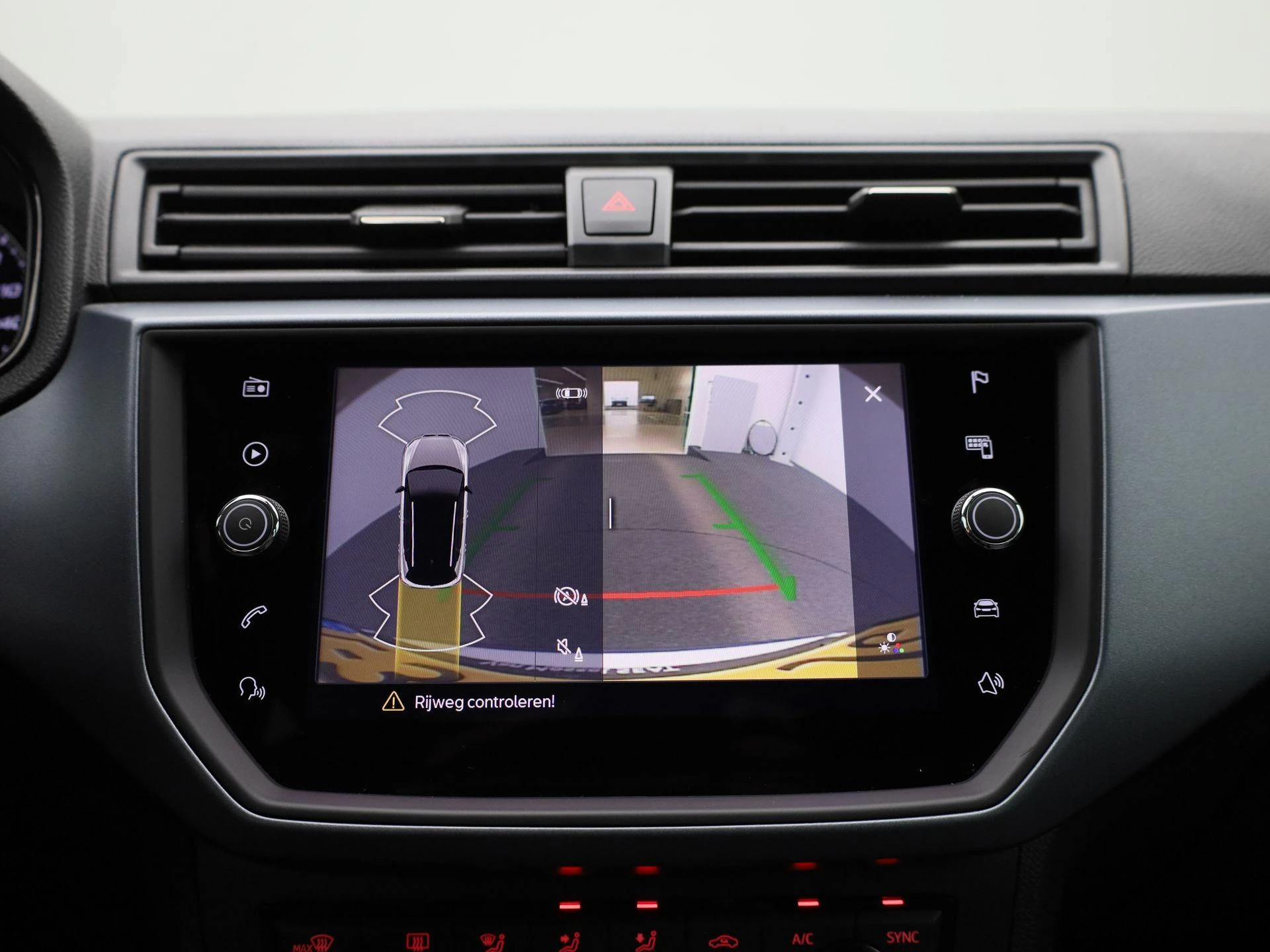 SEAT-Arona-image-27